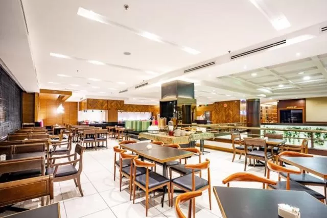 Restaurant/places to eat in Crystal Crown Hotel JB
