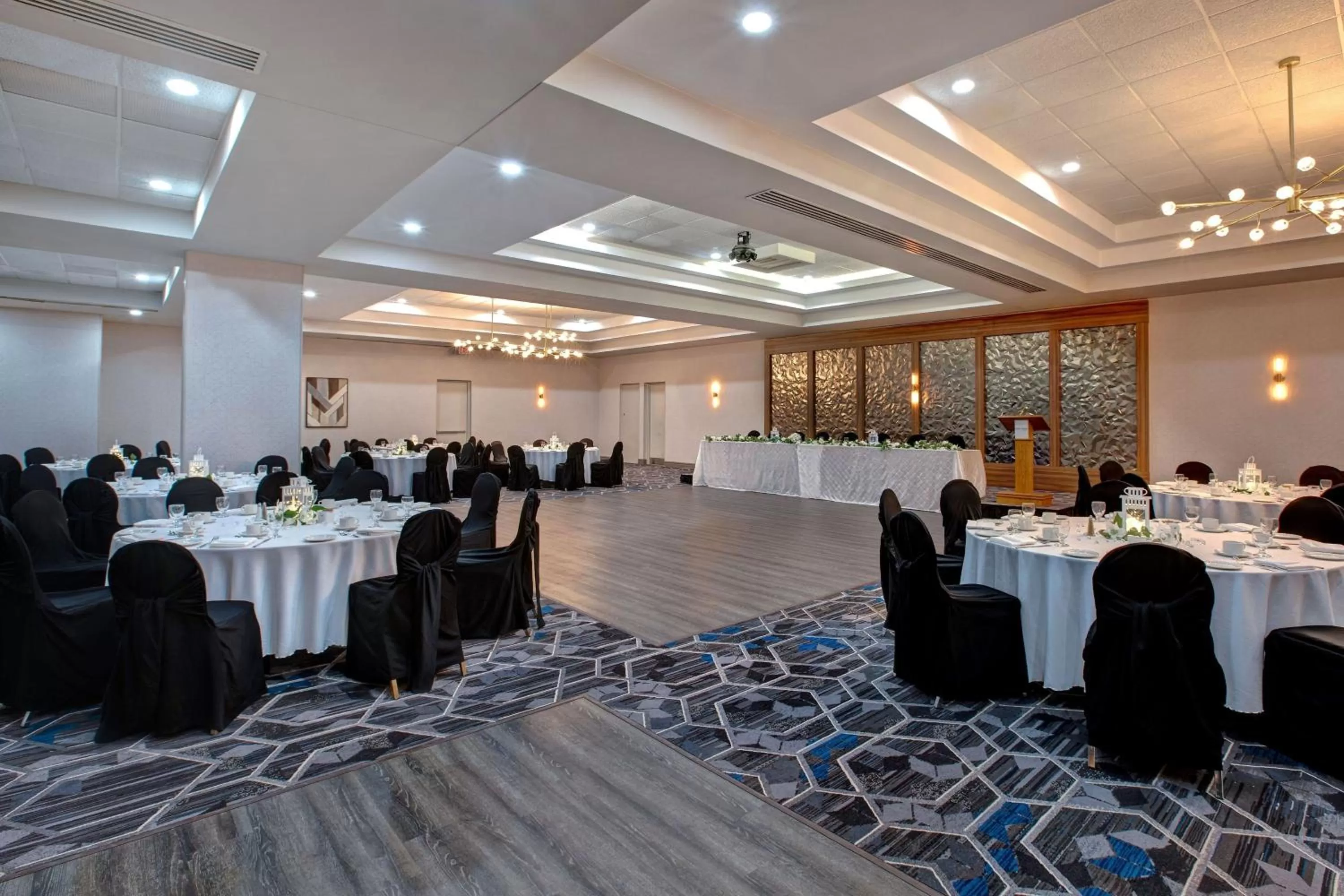 Banquet/Function facilities in Four Points by Sheraton St. Catharines Niagara Suites