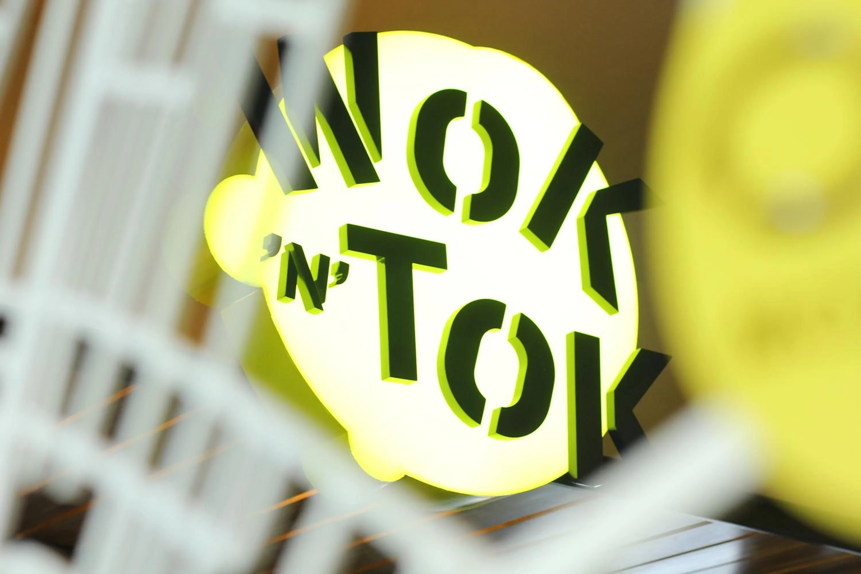 Restaurant/places to eat in Yello Hotel Jemursari