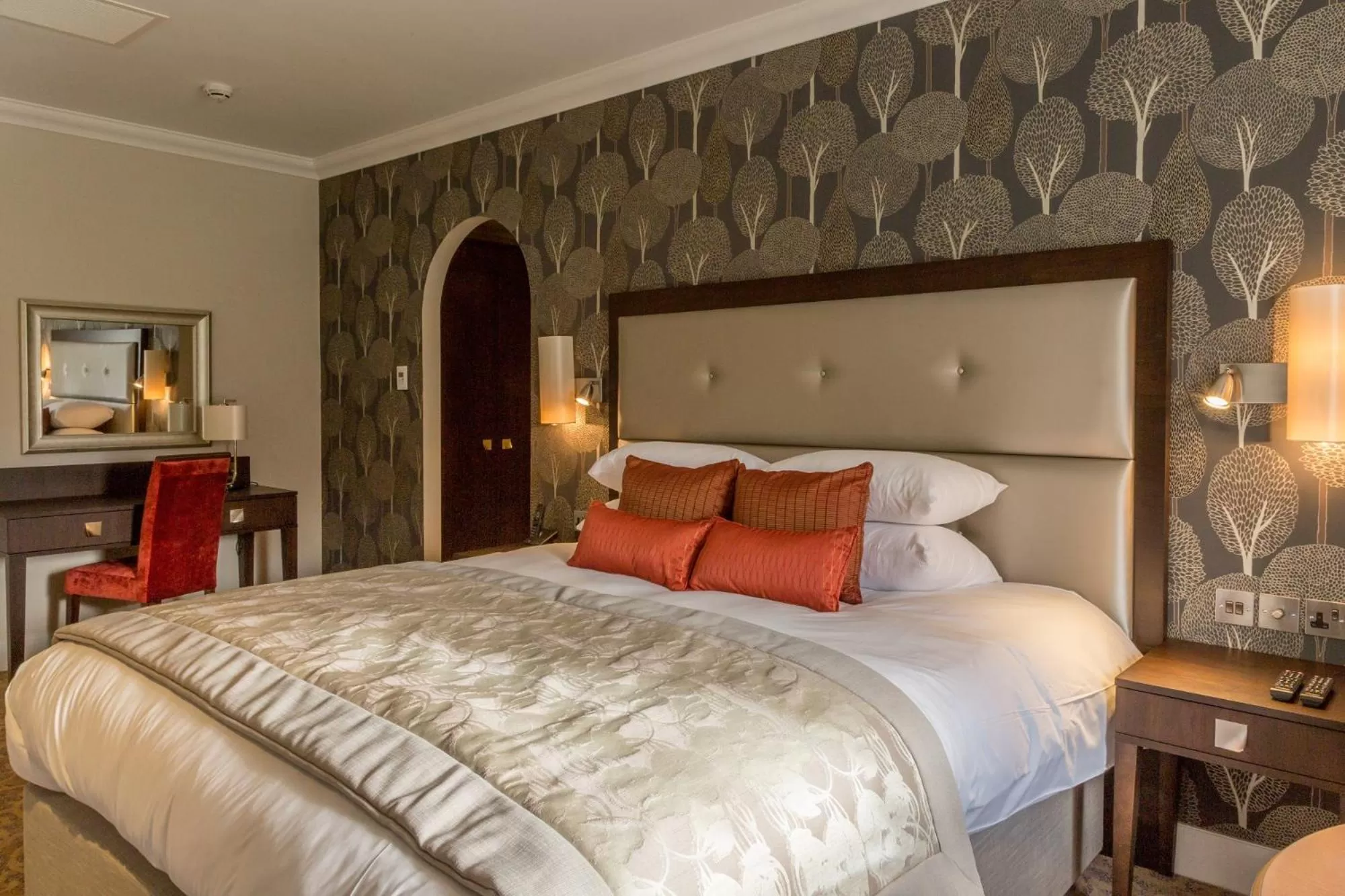 Bedroom, Bed in Oakley Hall Hotel