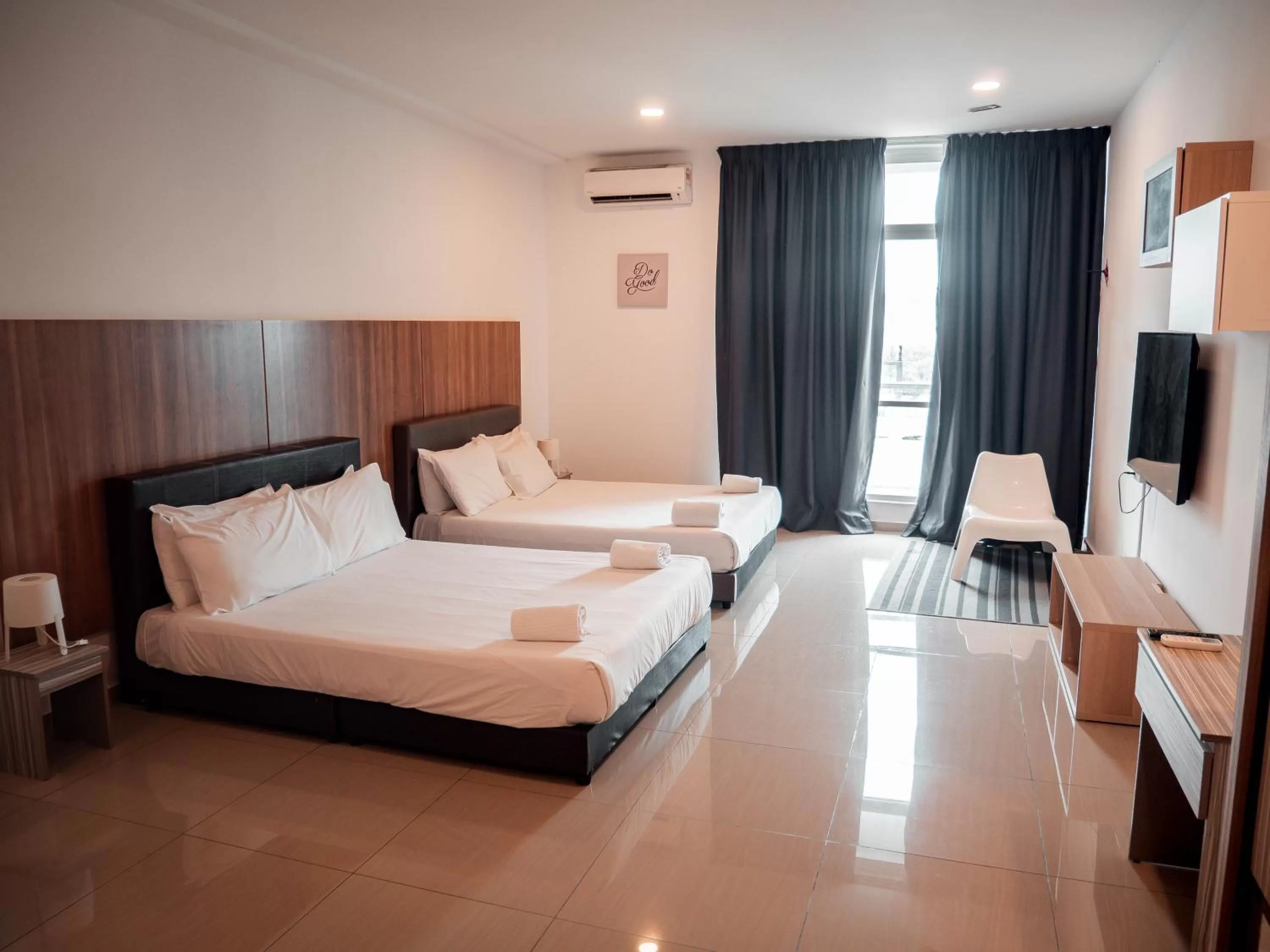 Photo of the whole room, Bed in Bangi Perdana Hotel