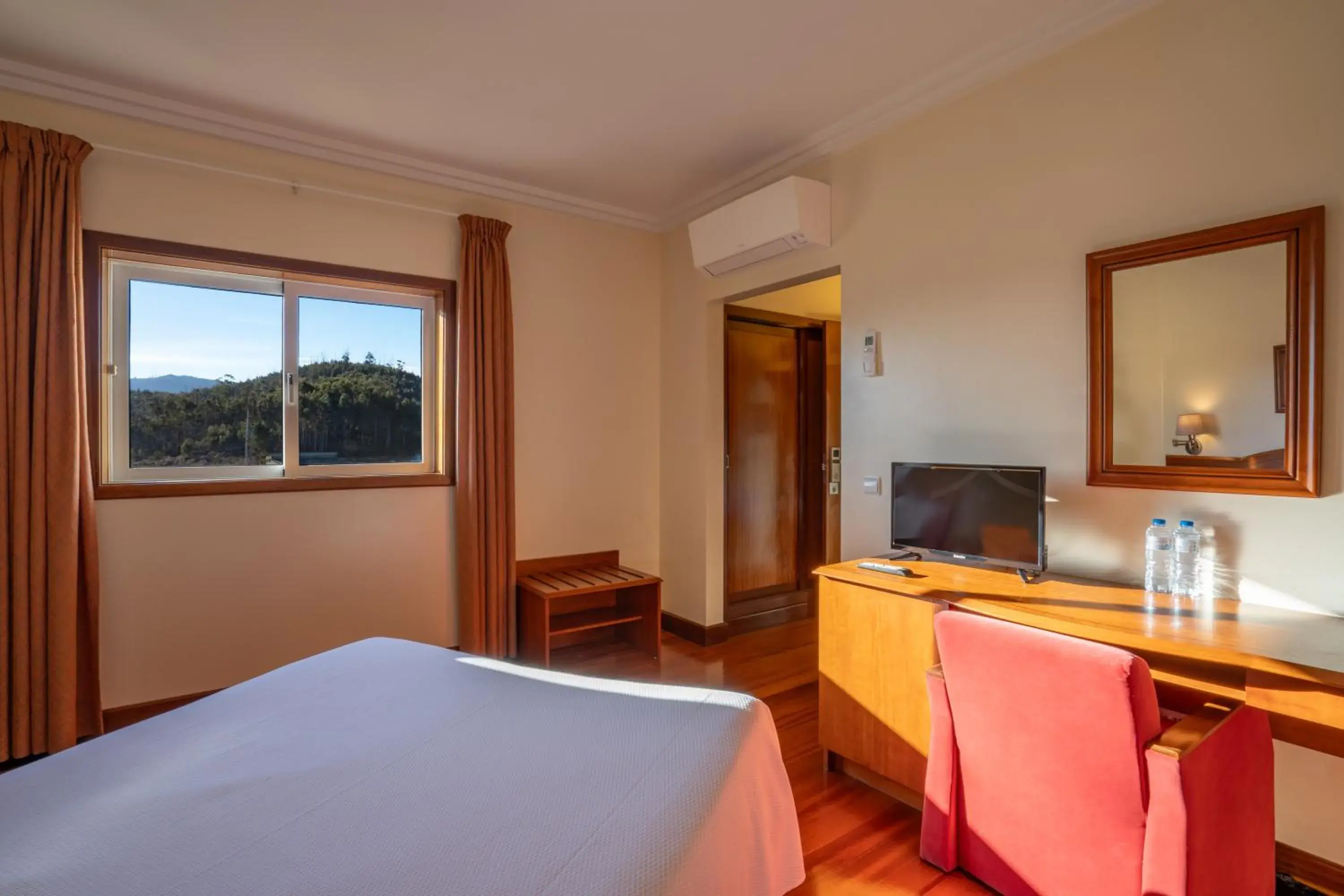 Double Room - single occupancy in Hotel Ulveira Double Room - single occupancy in Hotel Ulveira