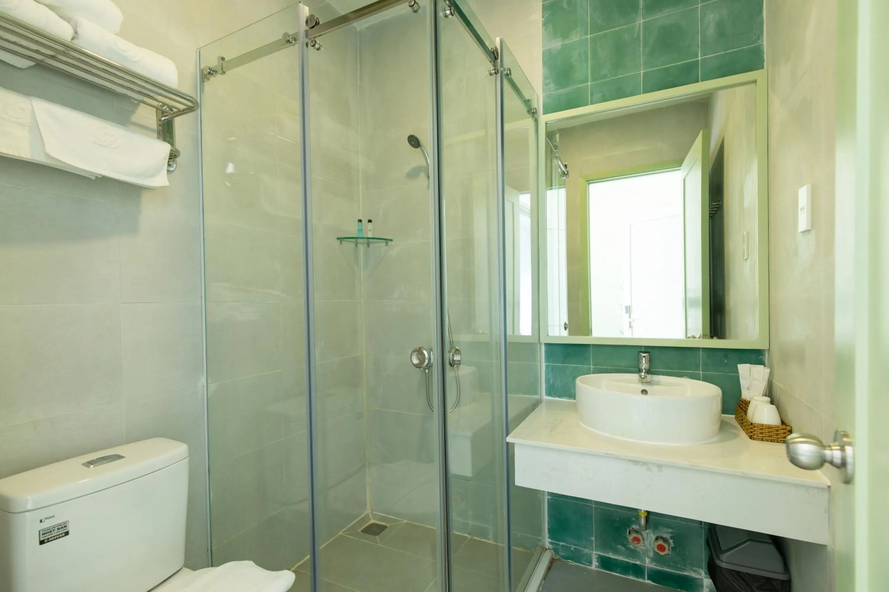 Shower in Dalat De Charme Village