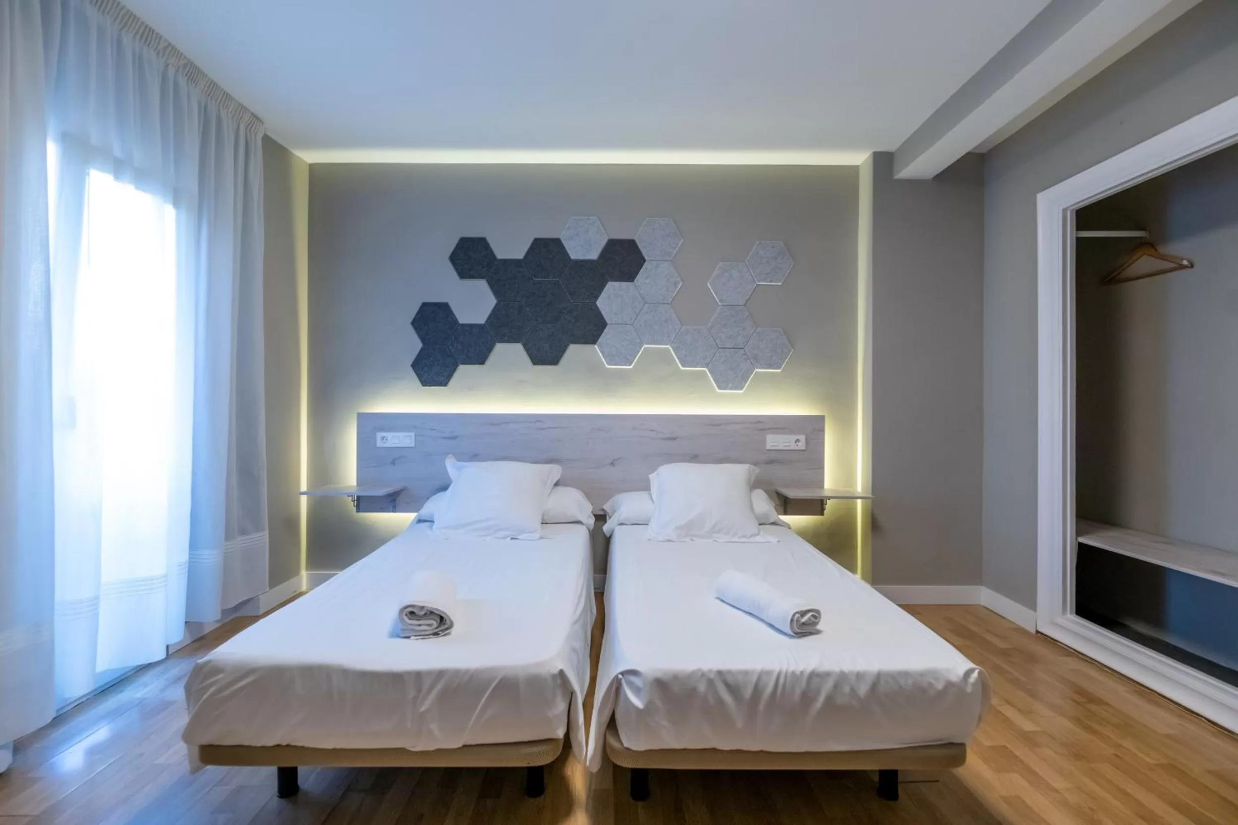 Photo of the whole room, Bed in Hotel Monasterio Granada - Adults Only