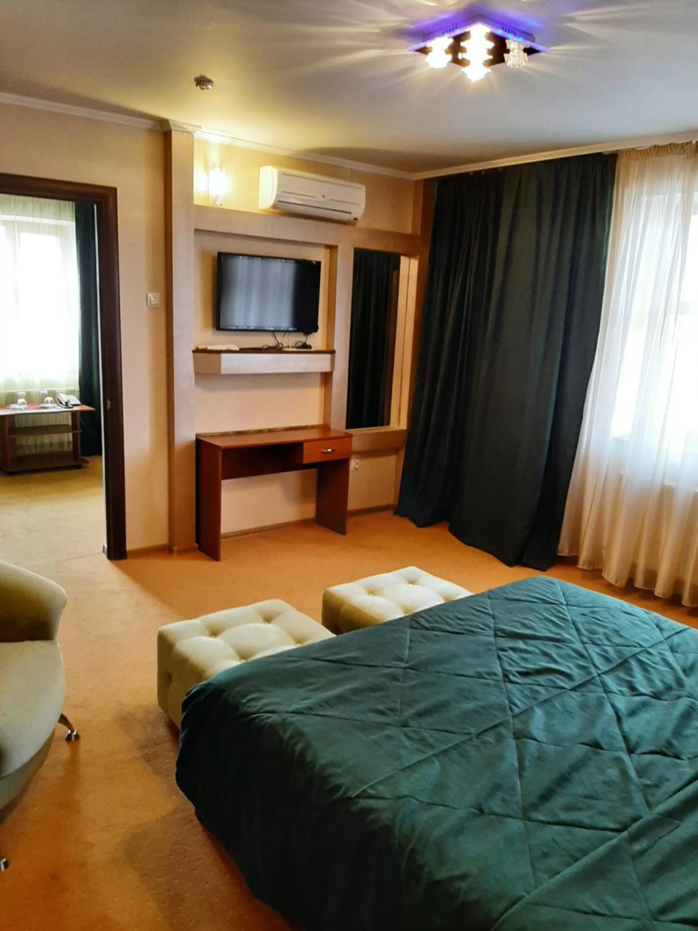 Bed in Stara Vezha Hotel