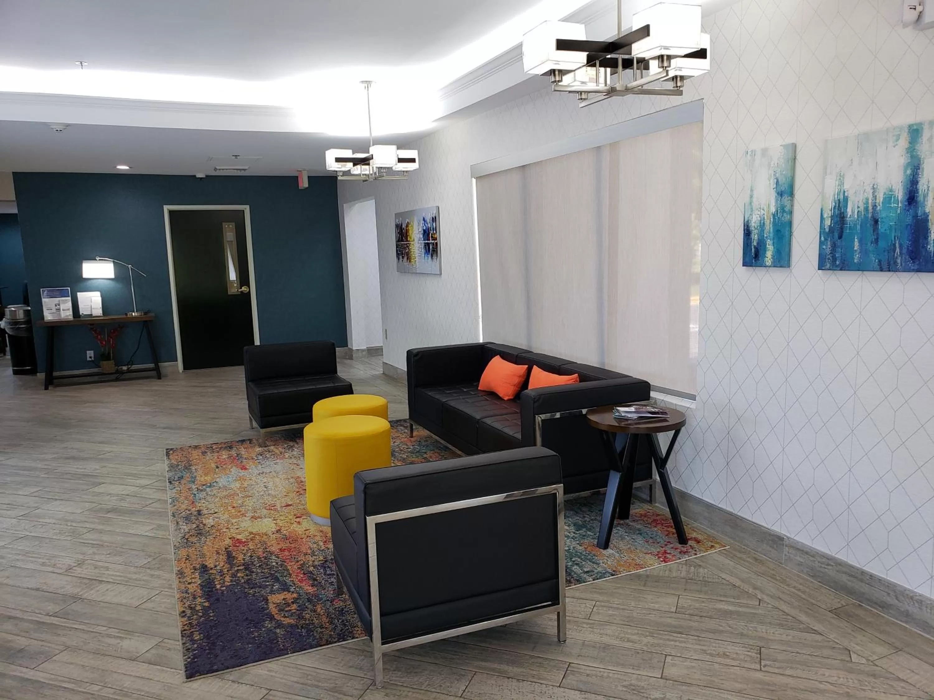 Seating area in Quality Inn & Suites Clemmons I-40