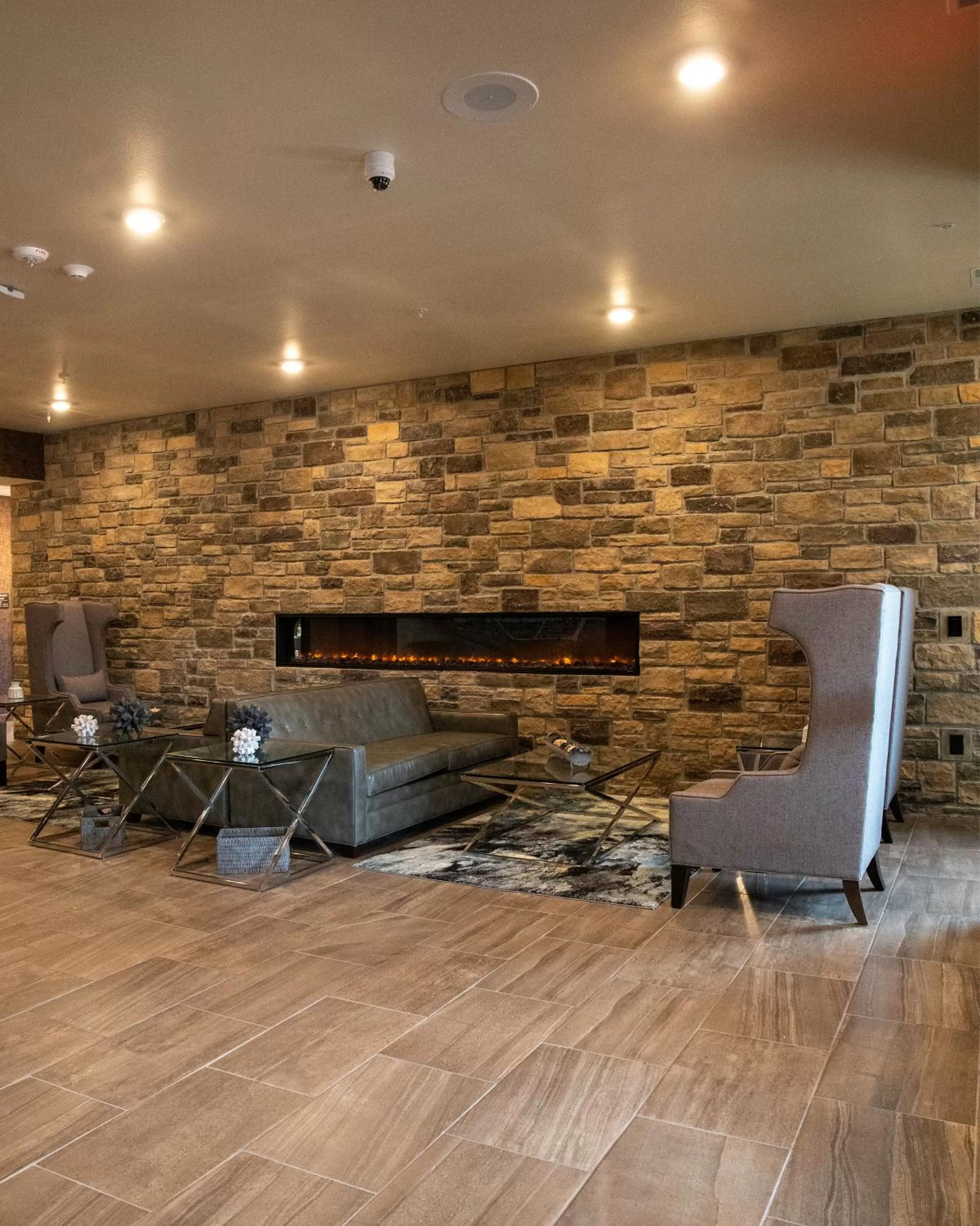 Lobby or reception in Cobblestone Hotel & Suites - Two Rivers