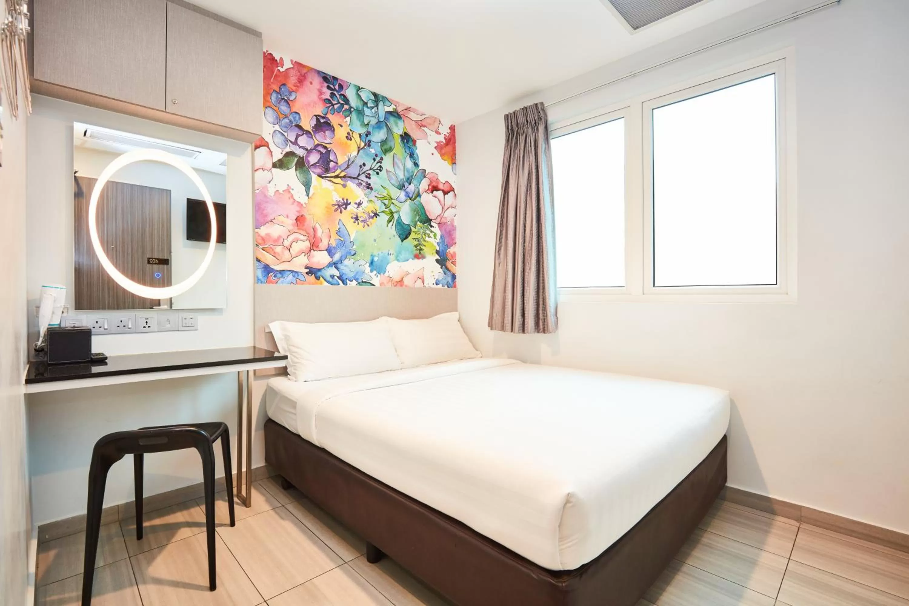 Bed in ibis budget Singapore Selegie