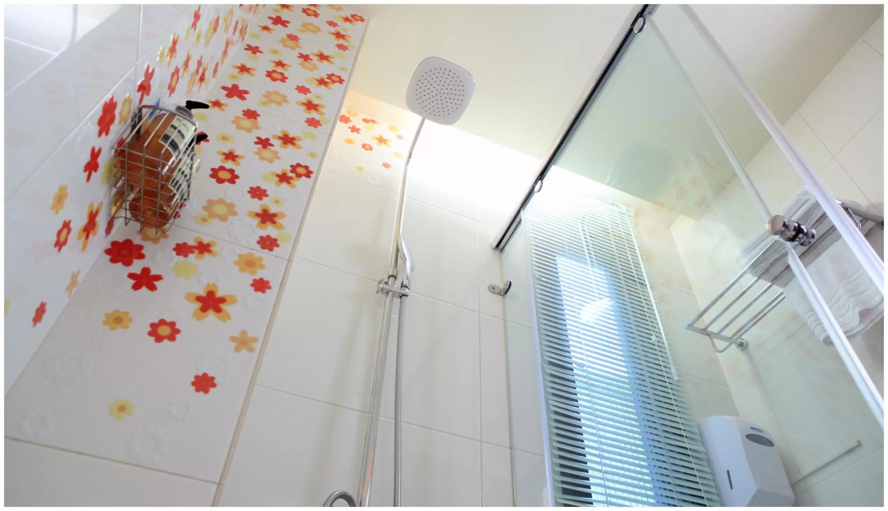 Shower in Errantry Lodge & Studio