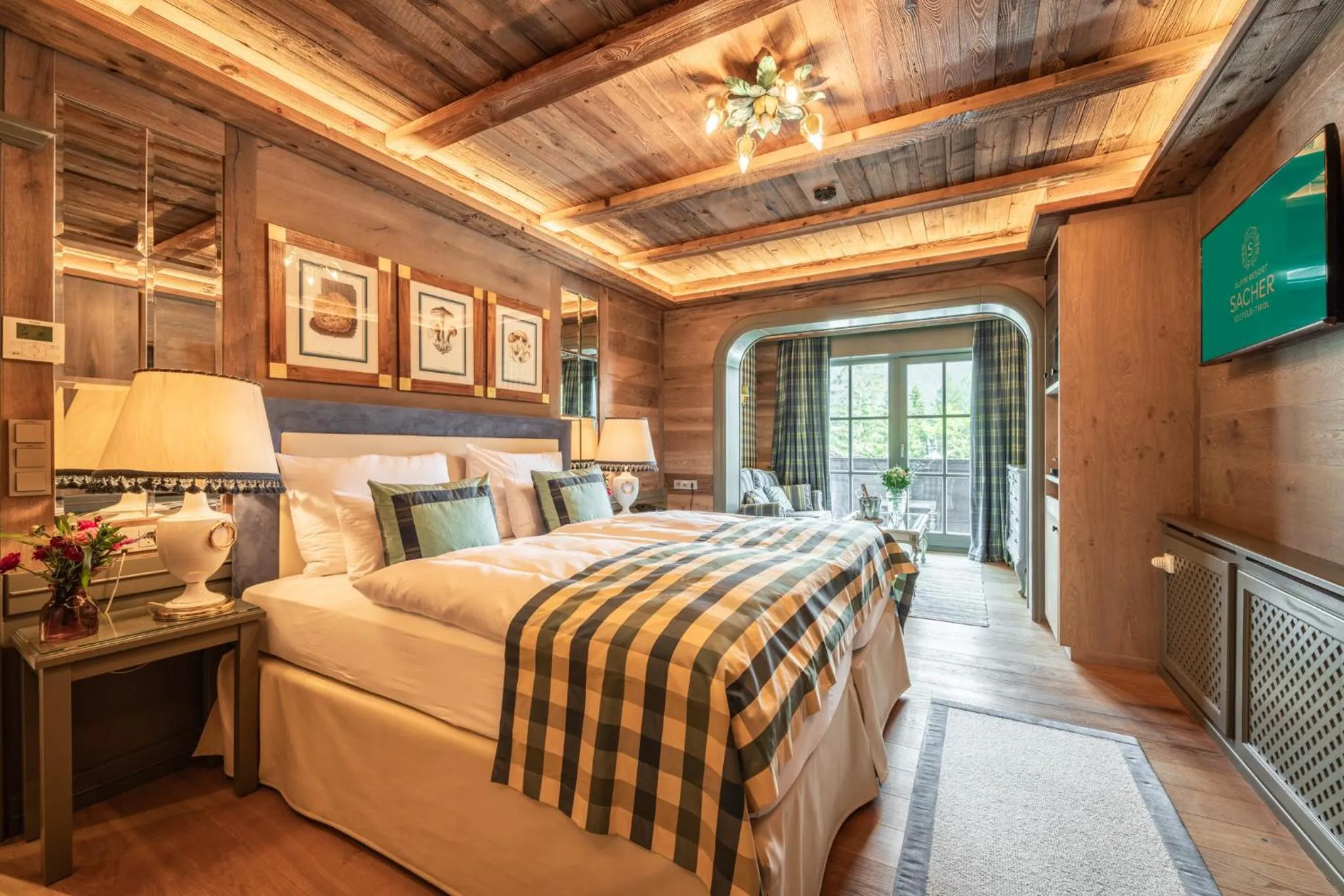 Bed in Astoria Resort