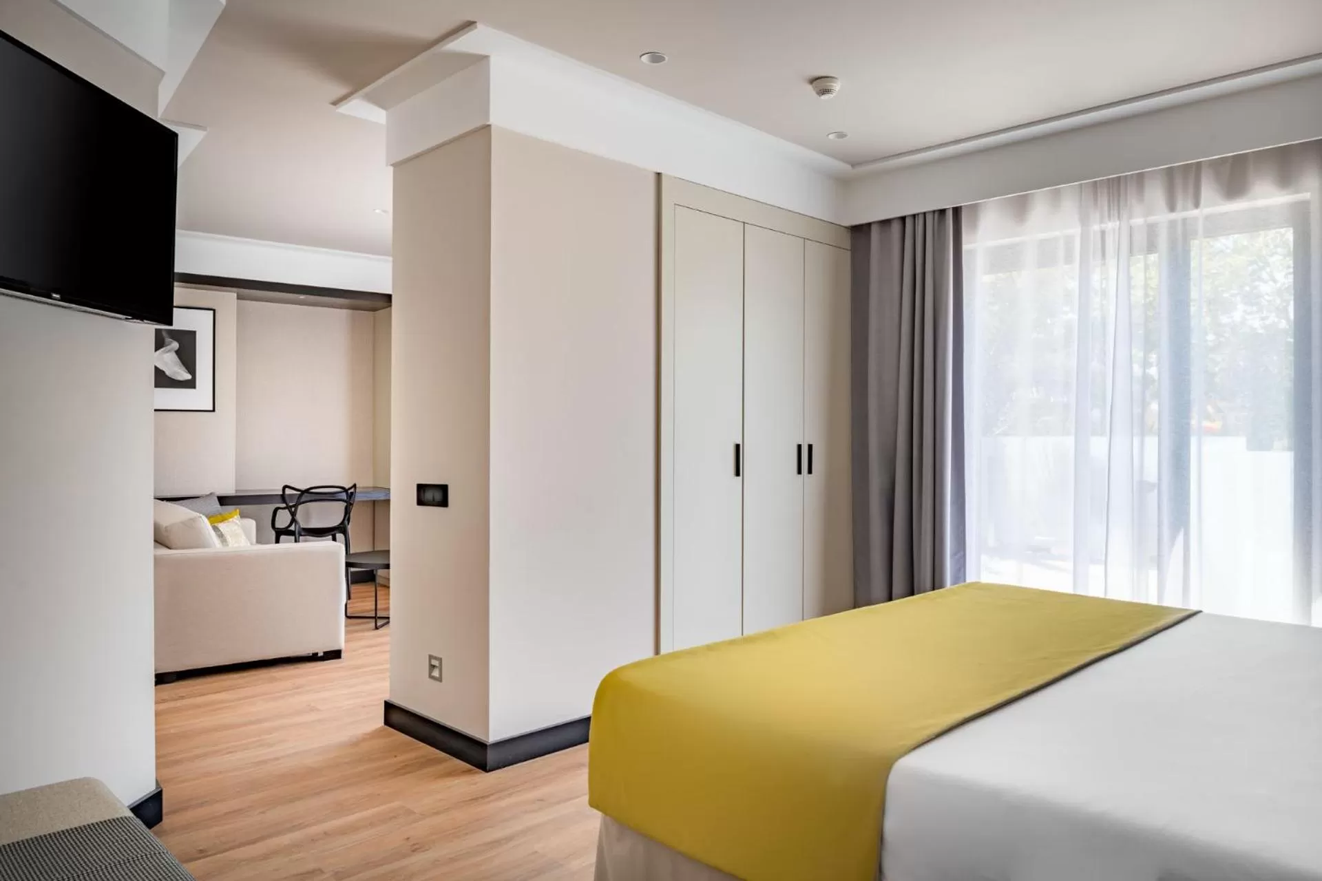 Living room, Bed in Hotel Parque Real