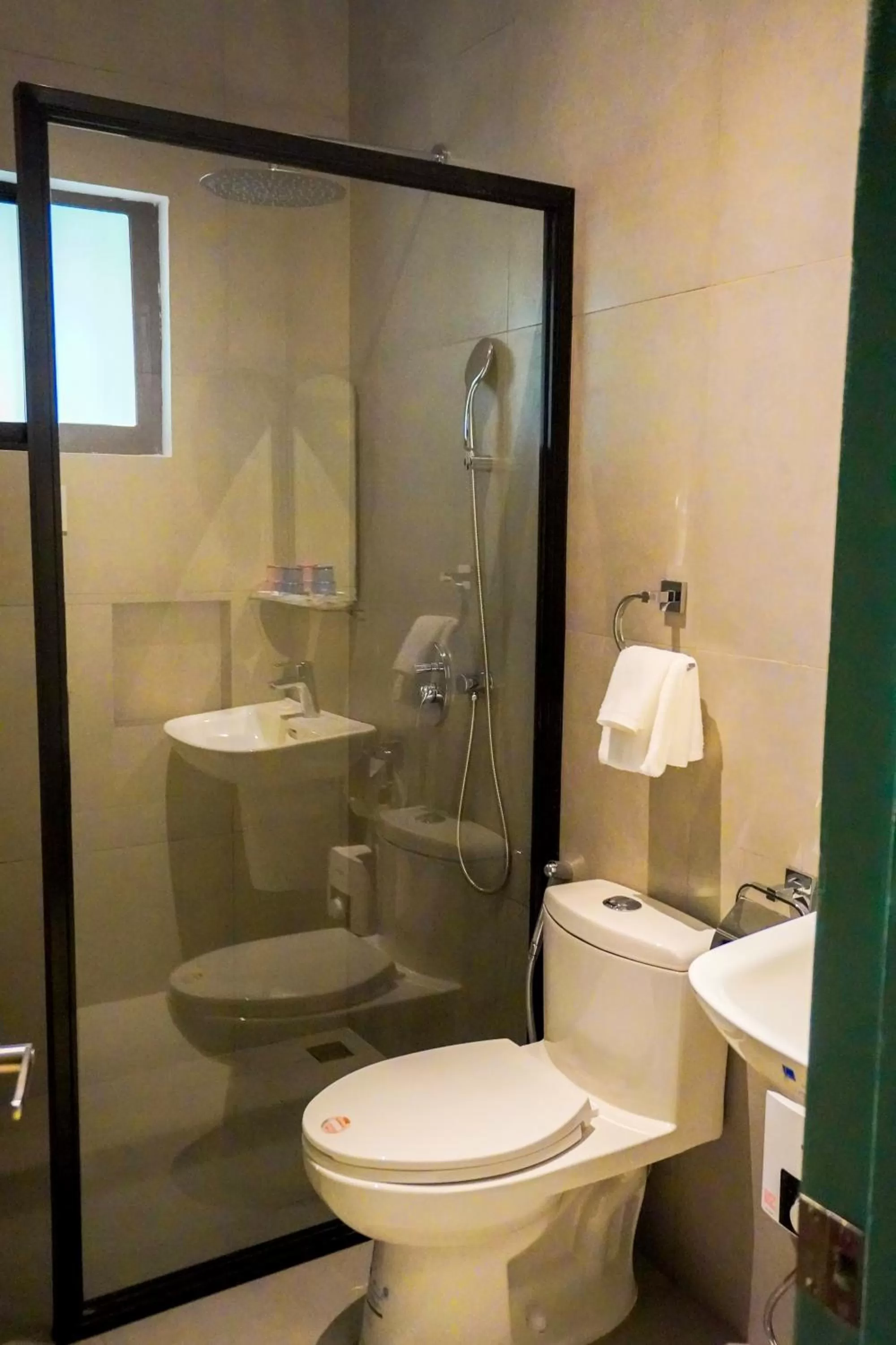 Toilet in UNWND Boutique Hotel Dumaguete