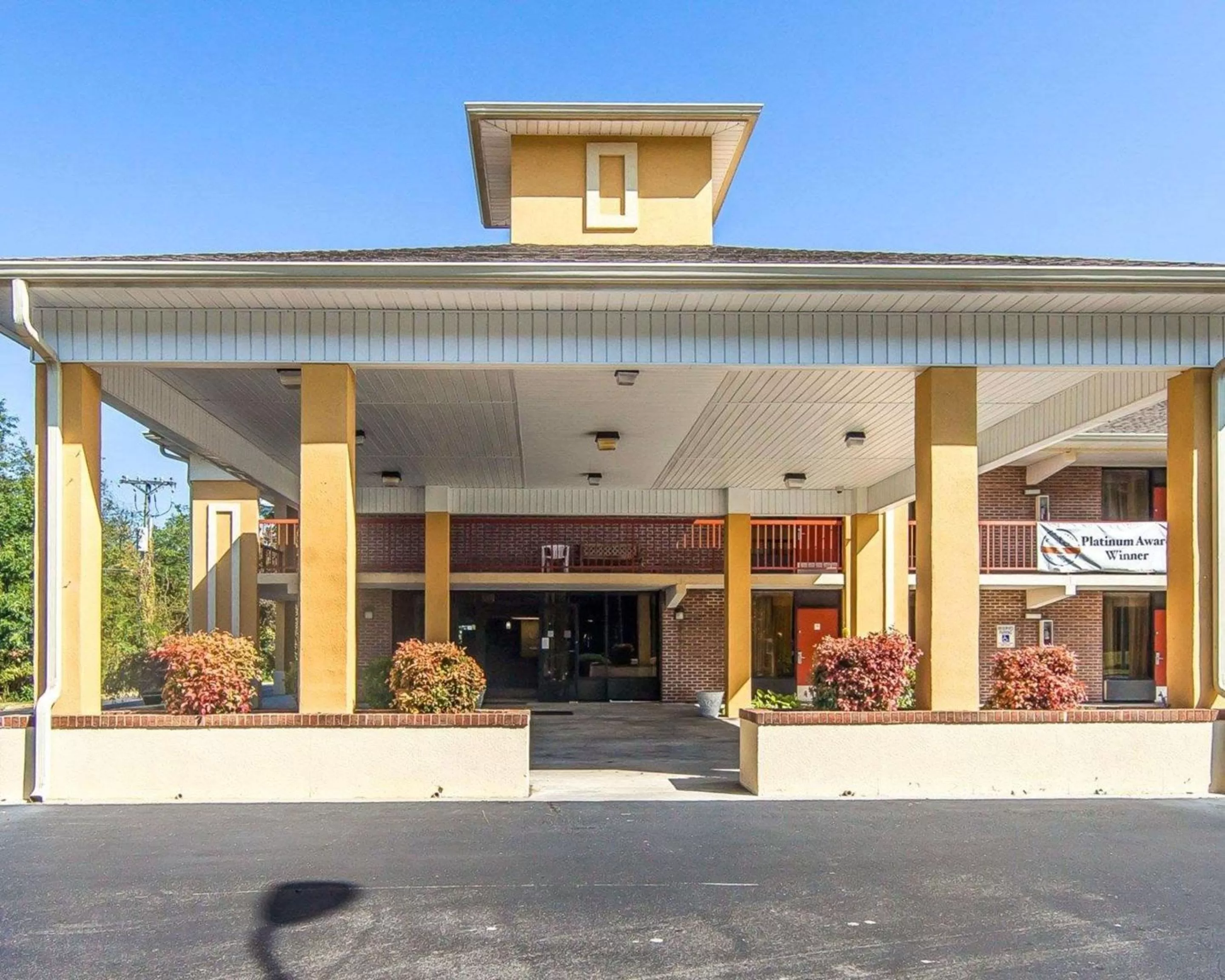 Property building in Quality Inn Sweetwater West