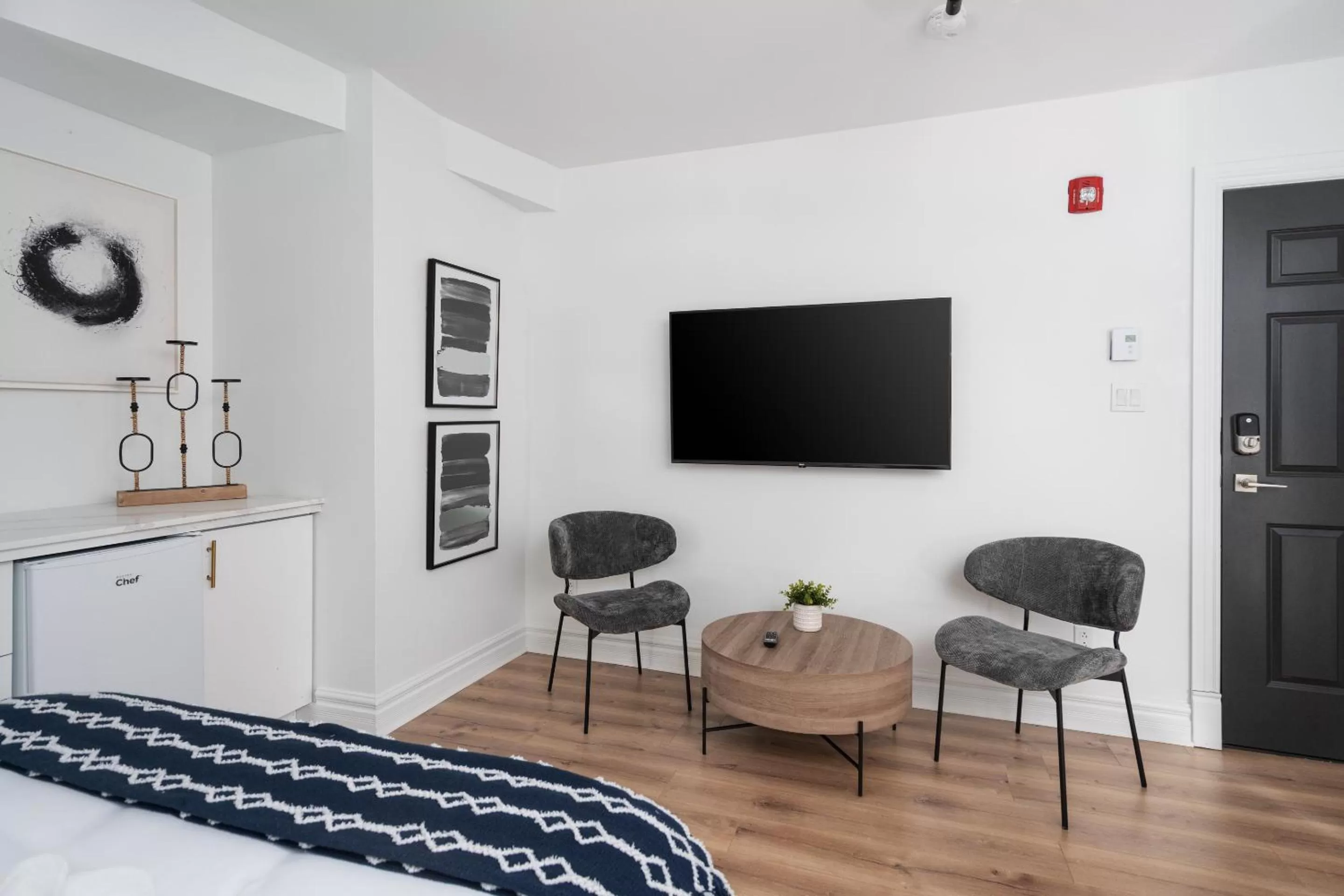 TV/Entertainment Center in Le Penfield Par Nomade MTL