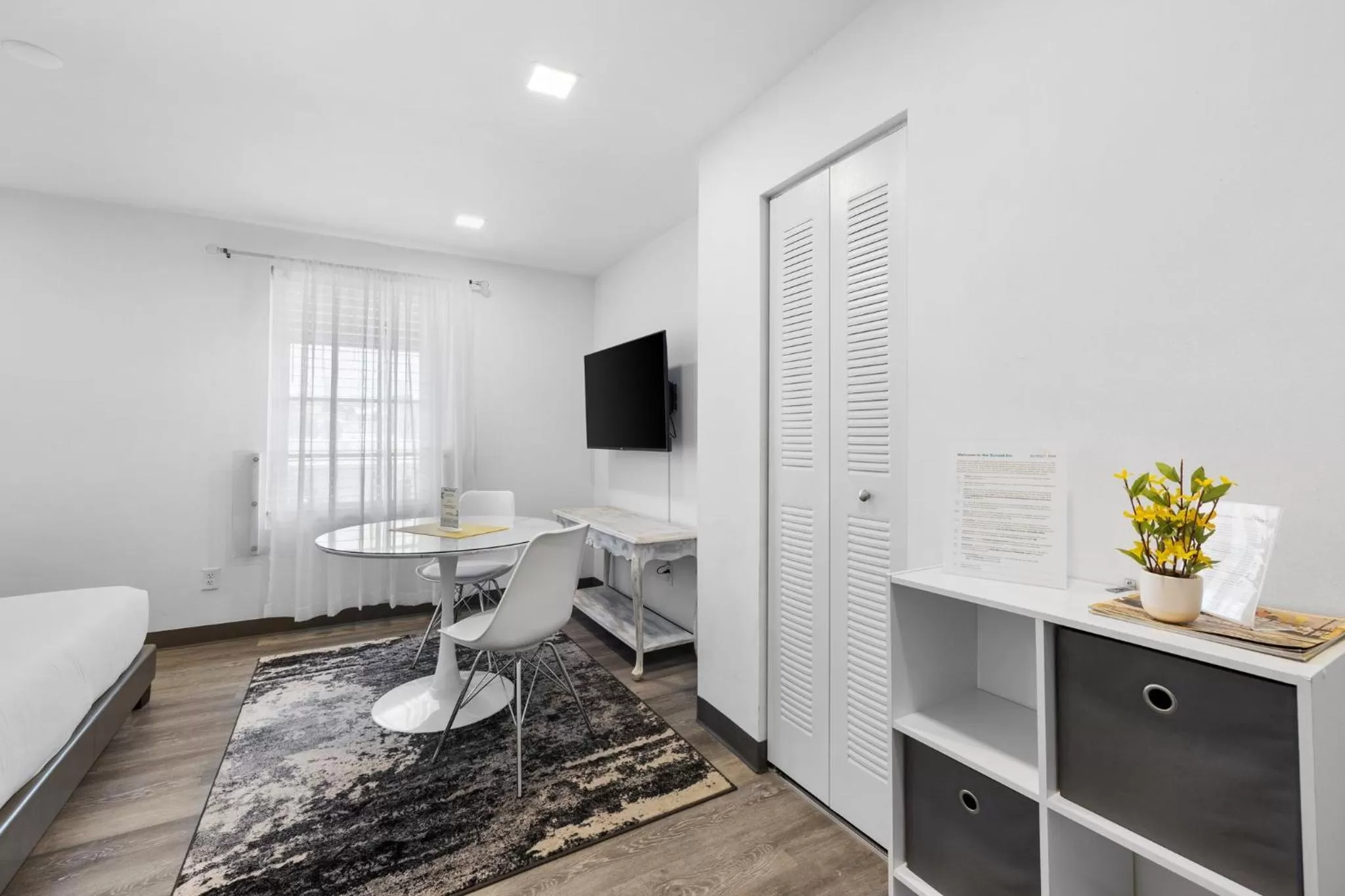 TV and multimedia, Bathroom in Sunset Inn-South Miami