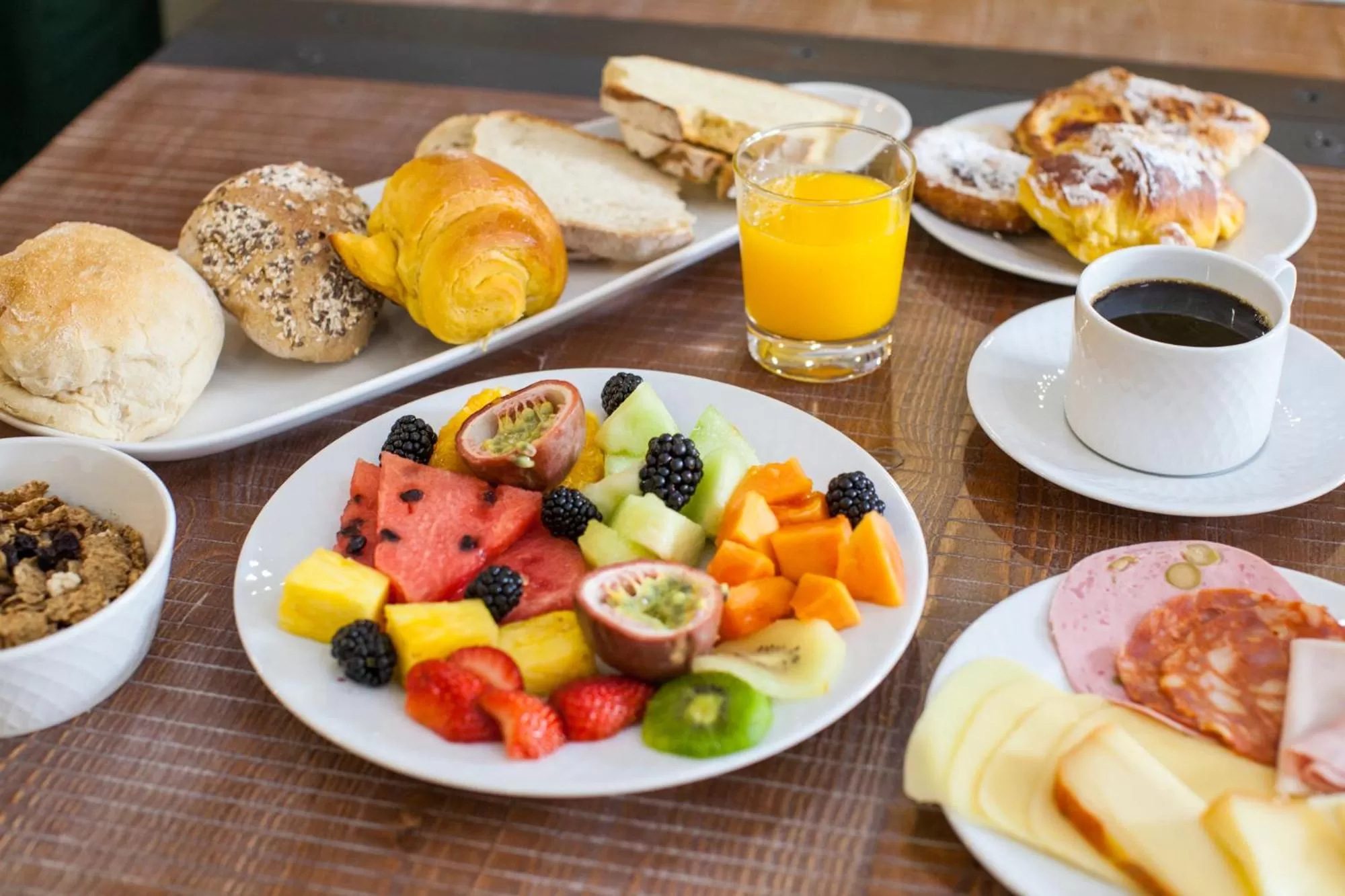 Food and drinks in Well Hotel & Spa