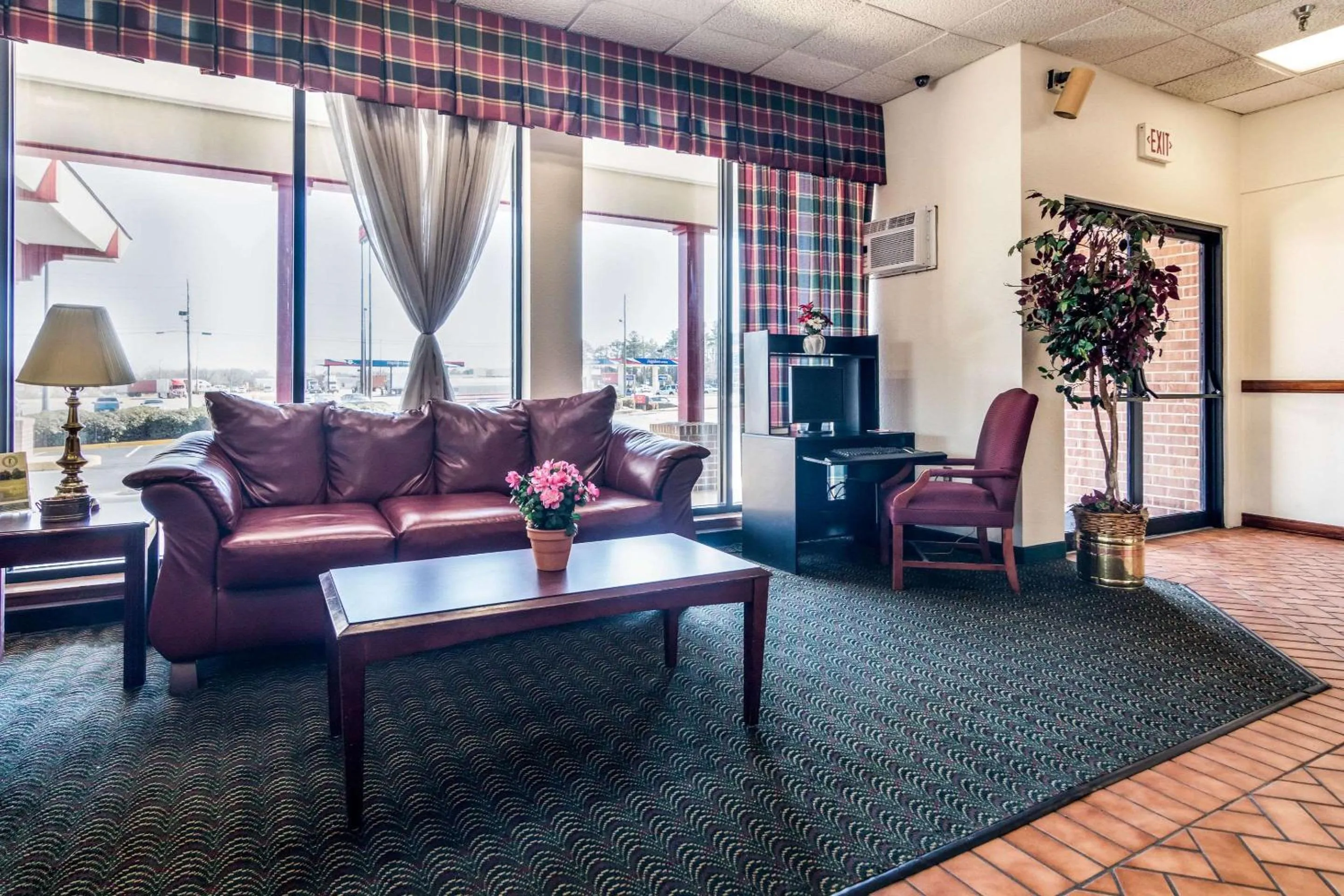 Lobby or reception in Econo Lodge Inn & Suites Conference Center Dublin