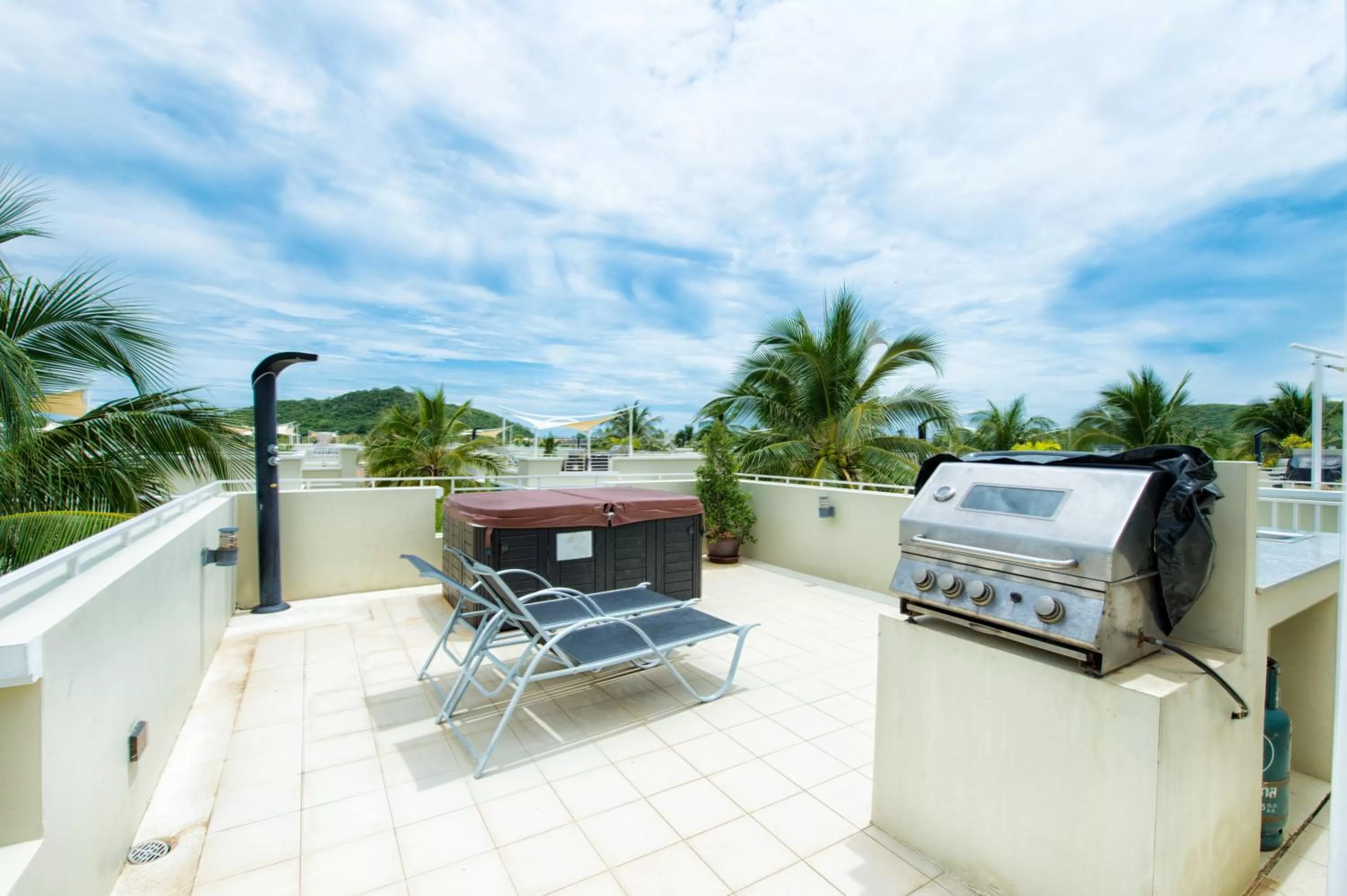 Balcony/Terrace in Oriental Beach Pearl Resort