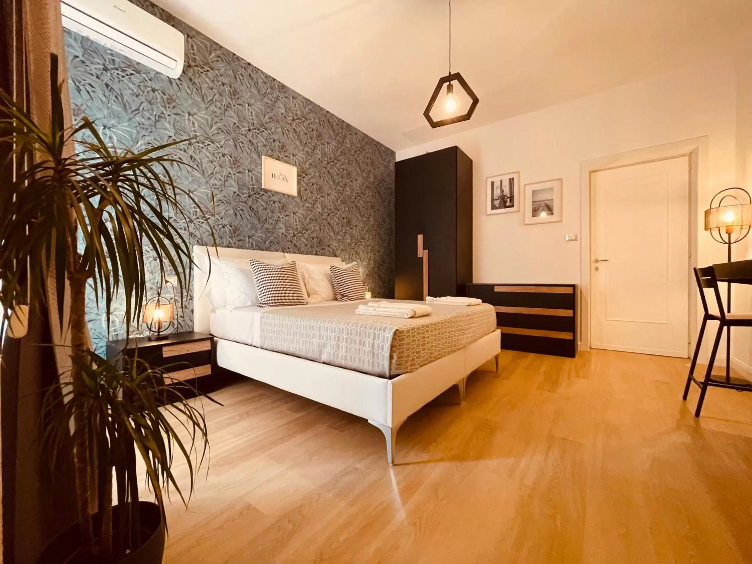 Bed in Carducci 83 Bed in Carducci 83