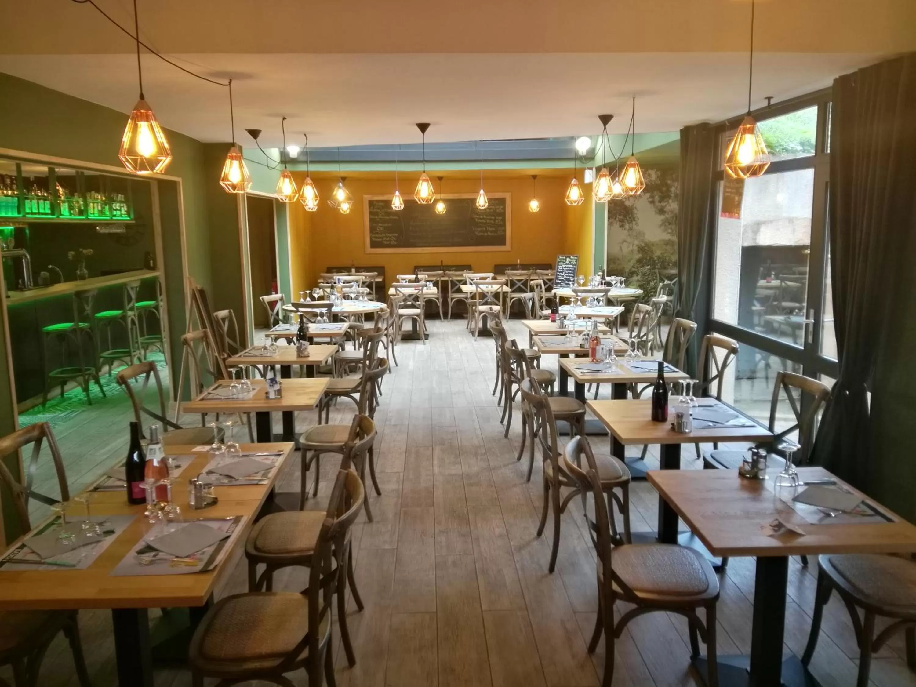 Restaurant/Places to Eat in HOTEL RESTAURANT CIRIUS