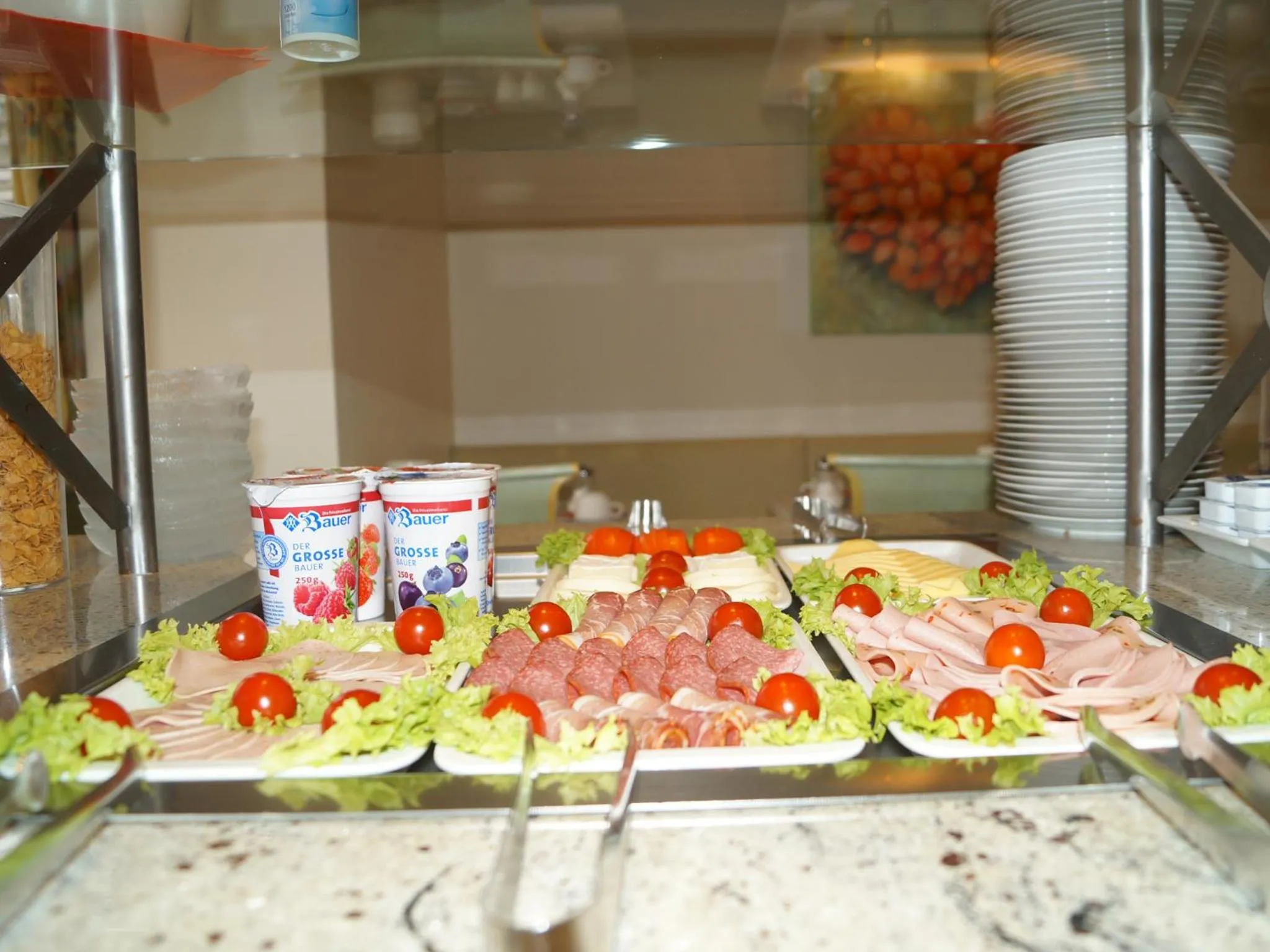 Food and drinks in Entrée Groß Borstel Garni Hotel