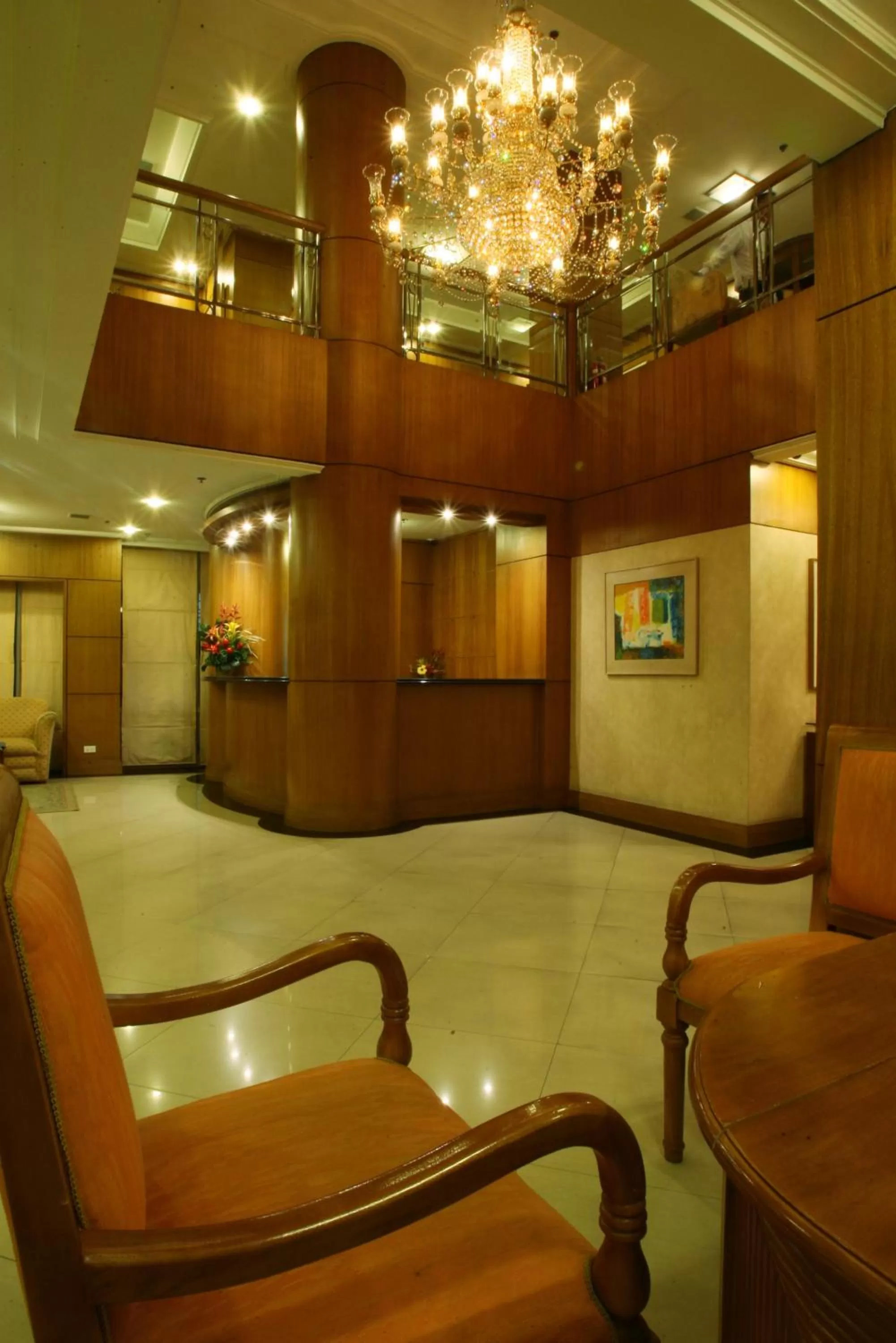 Lobby or reception in Herald Suites Solana