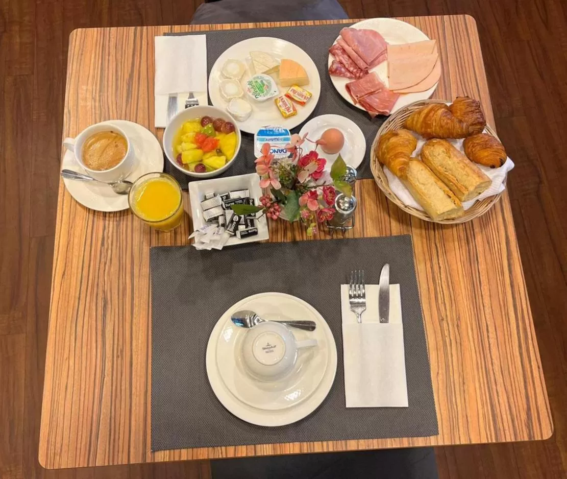 Continental breakfast in Le Jean-Sébastien Bach