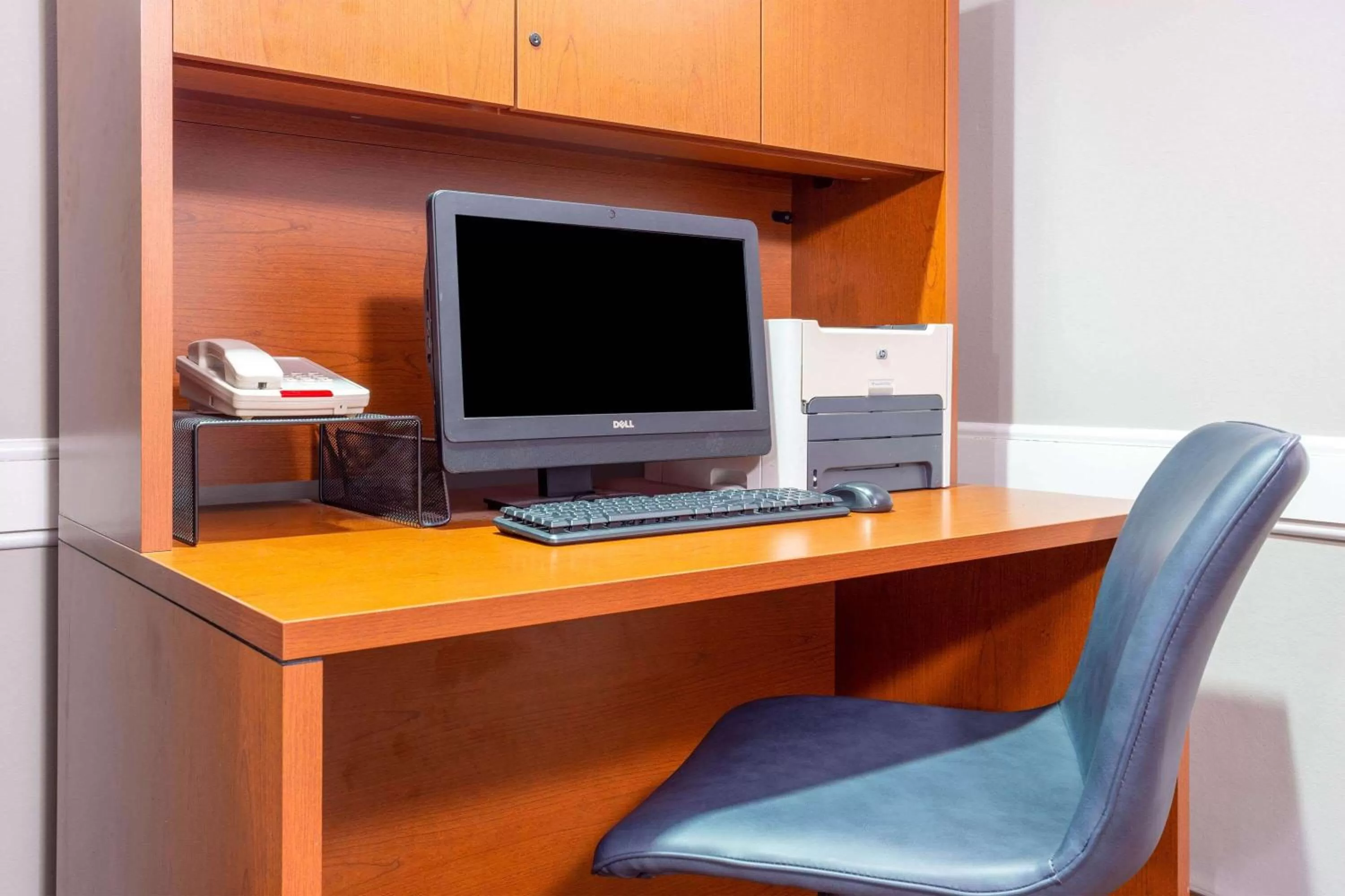 Business facilities in AmericInn by Wyndham Madison South