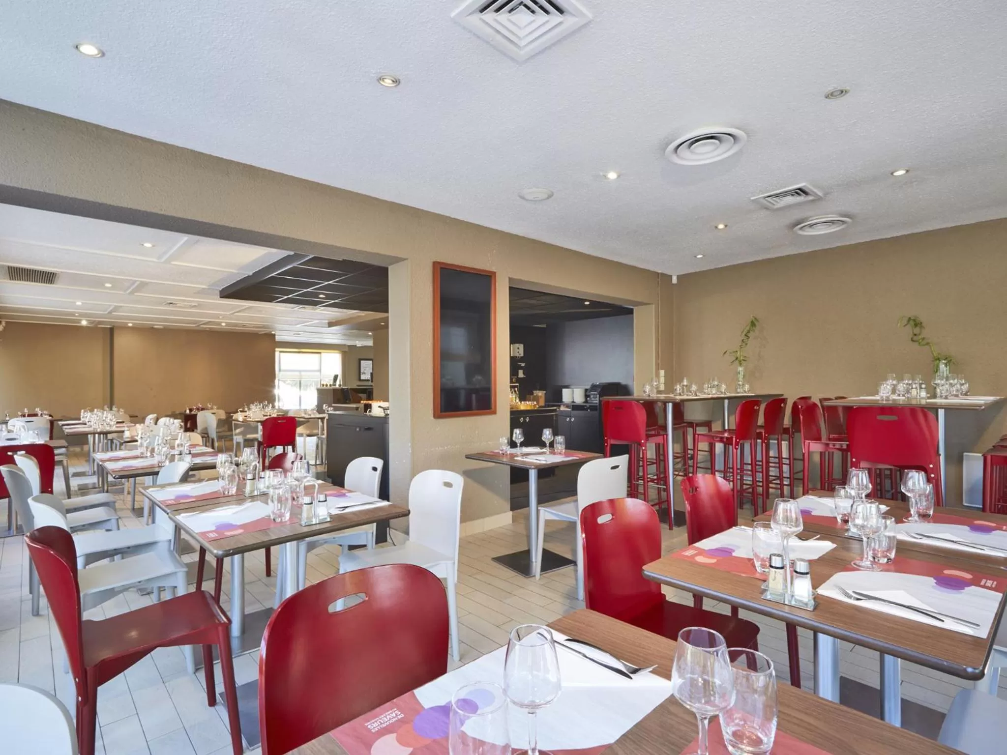Restaurant/places to eat in Campanile Lyon Nord - Ecully