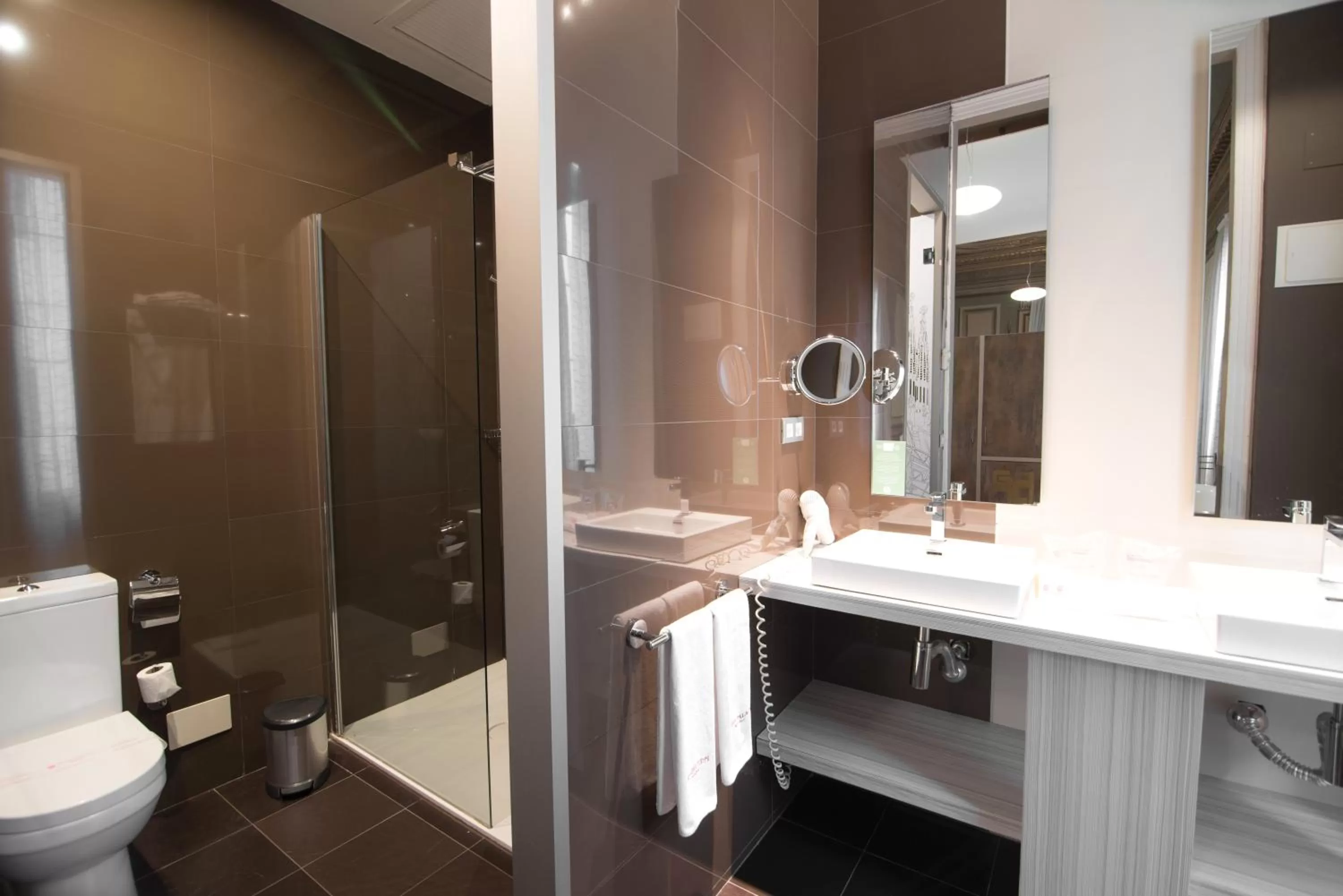 Superior Quadruple Room in Petit Palace Boqueria Garden