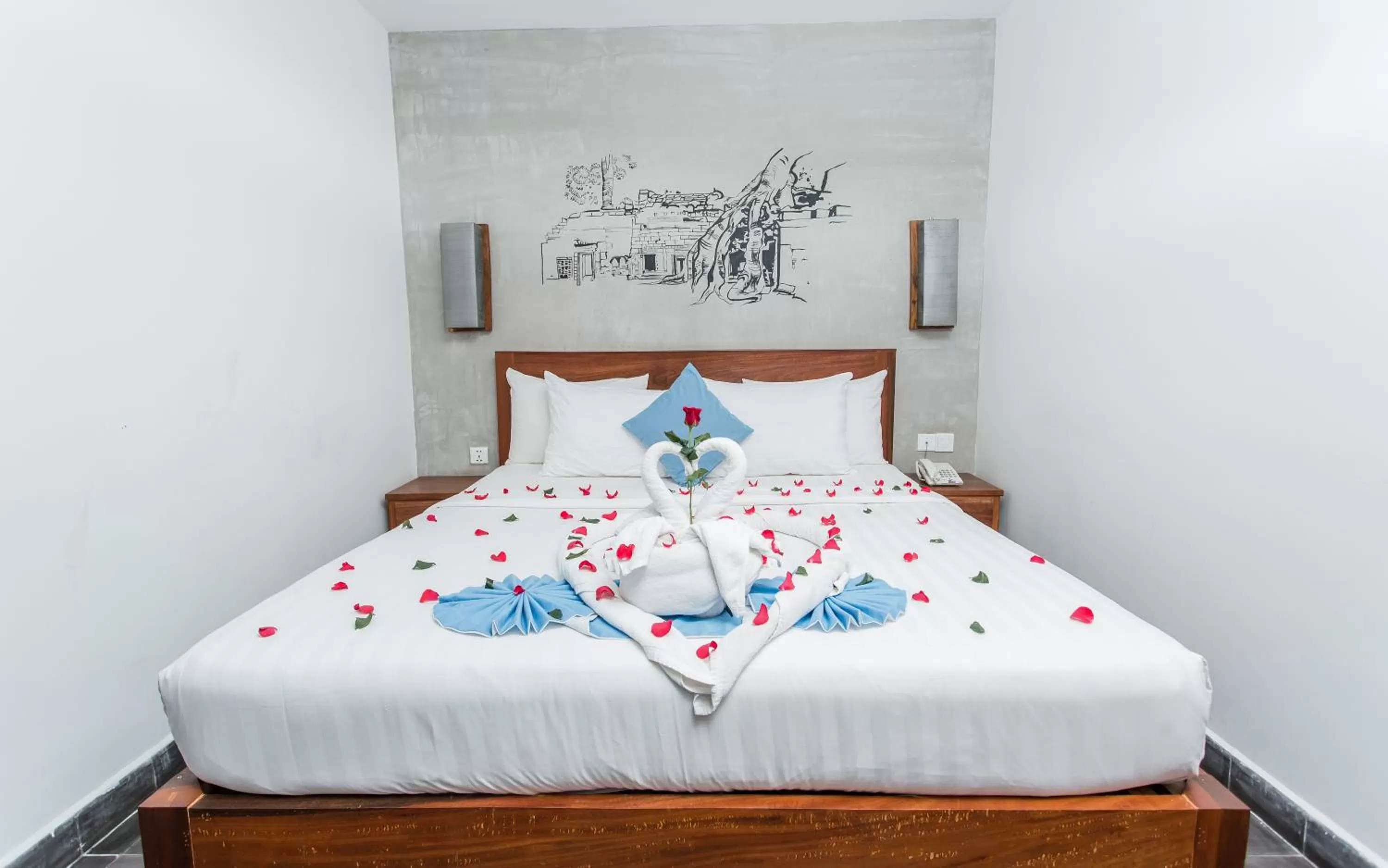 Bed in Home Chic Hotel