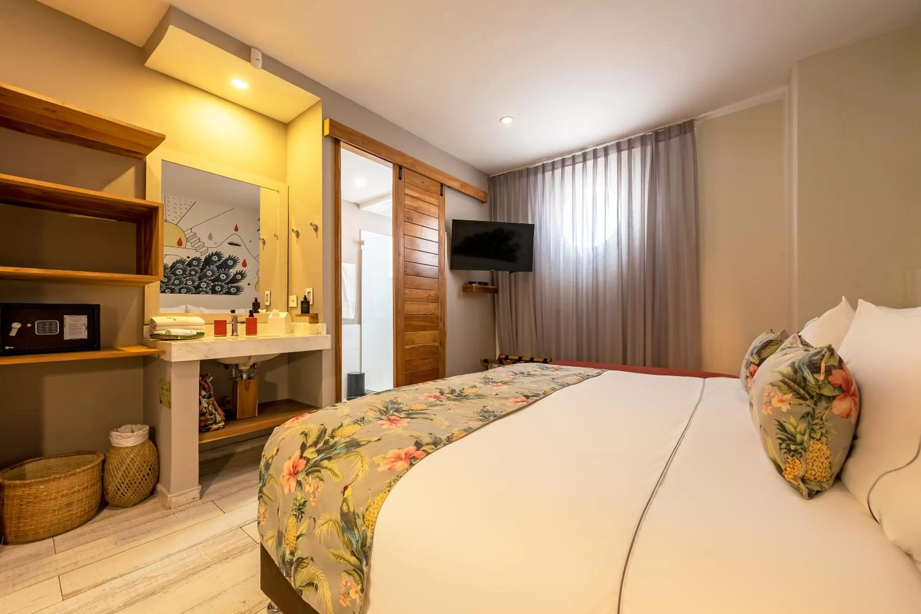 Photo of the whole room, Bed in Townhouse Boutique Hotel