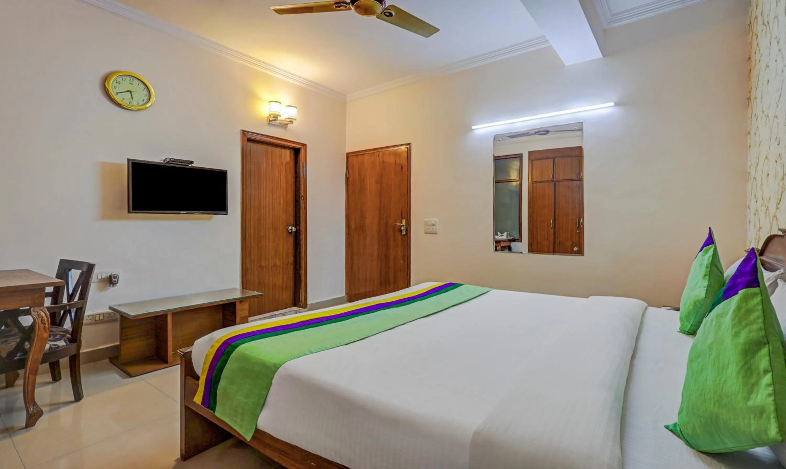 TV and multimedia, Bed in Treebo Primeone