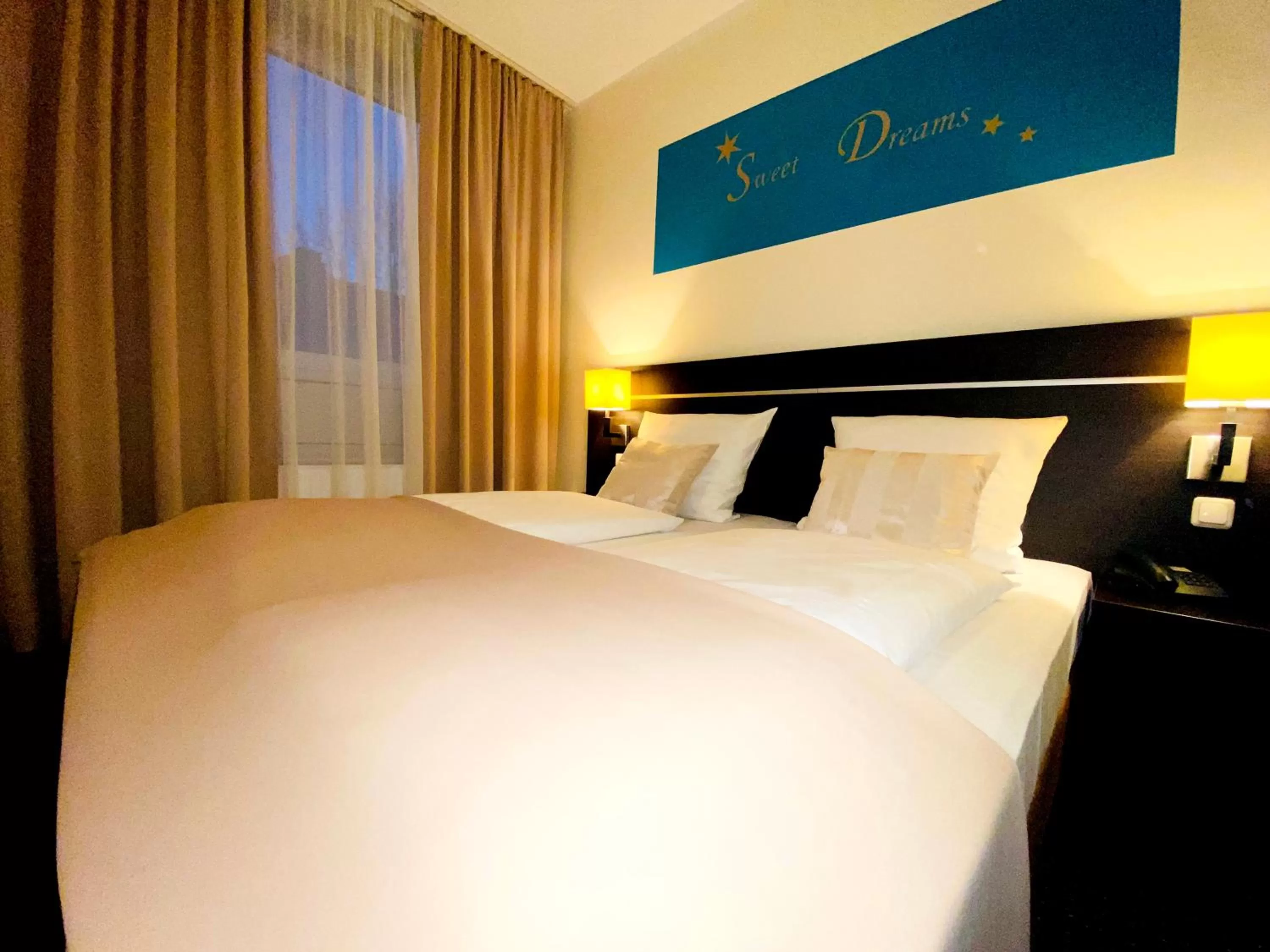 Bed in Hotel Hansehof