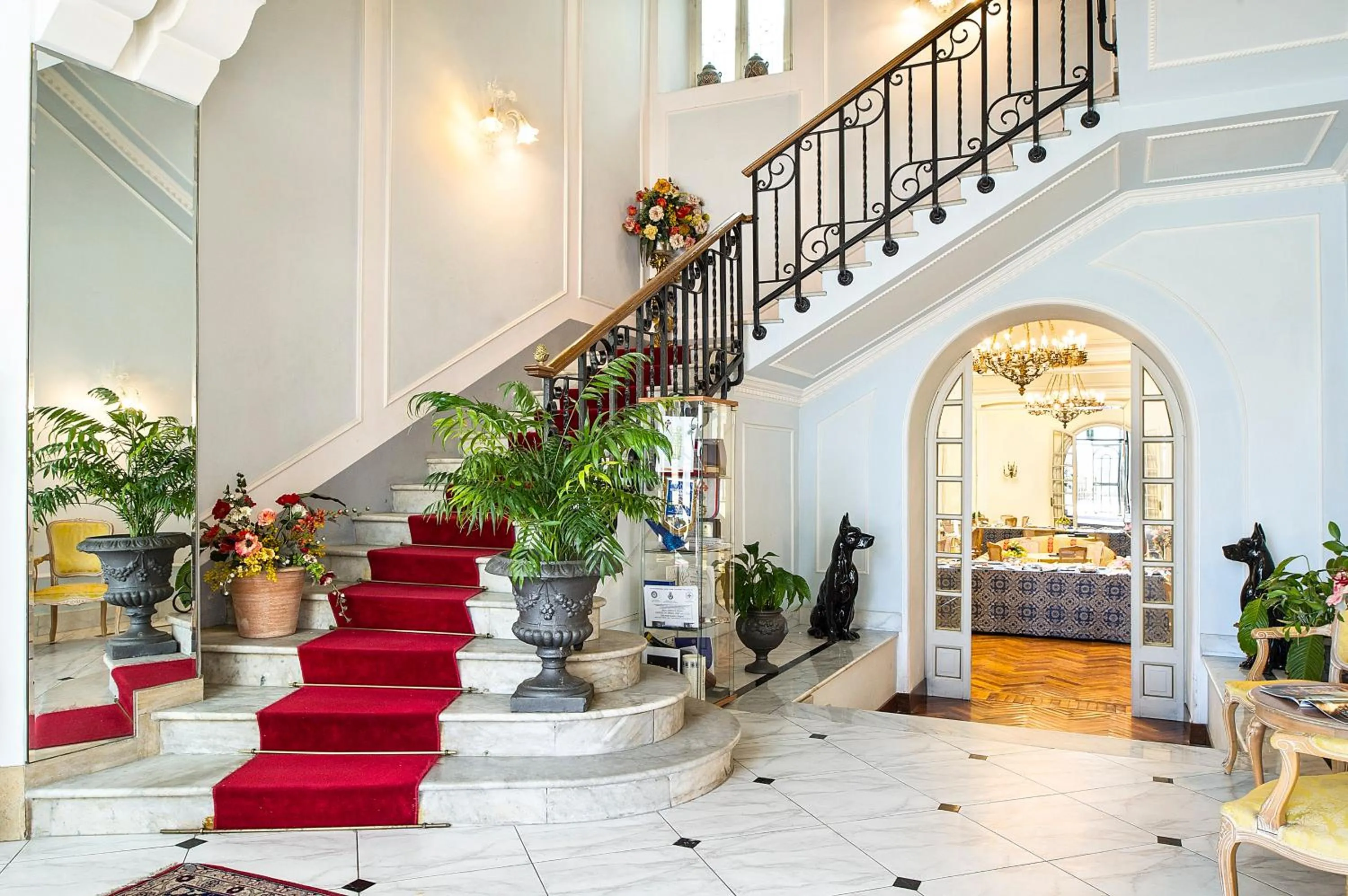 Decorative detail in Grande Albergo Quattro Stagioni