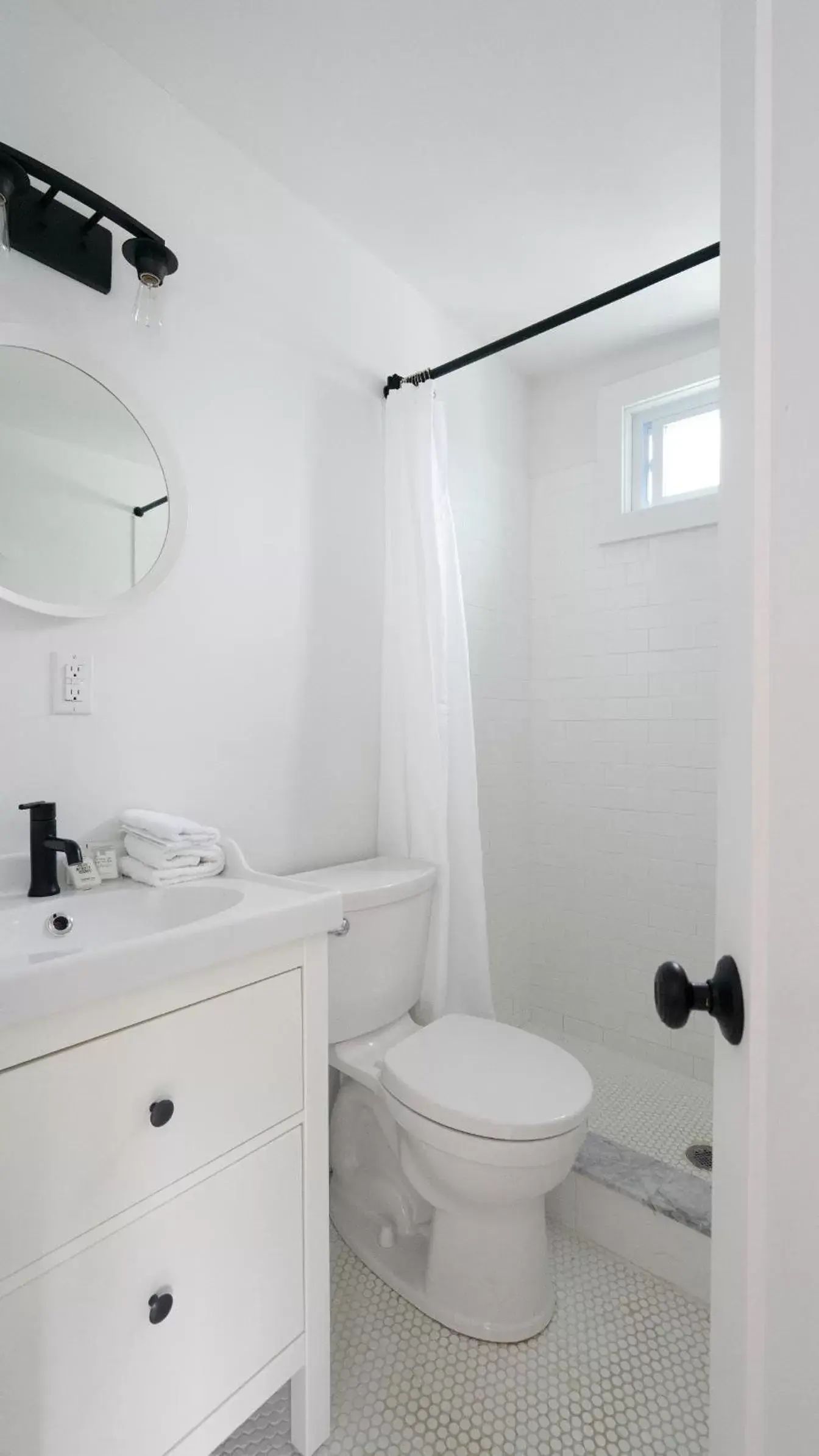 Two-Bedroom Cottage in Breakers Montauk Two-Bedroom Cottage in Breakers Montauk