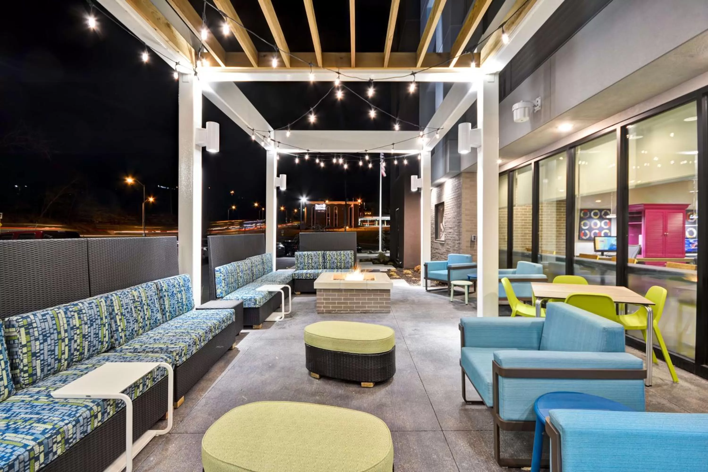 Patio in Home2 Suites by Hilton Kansas City KU Medical Center