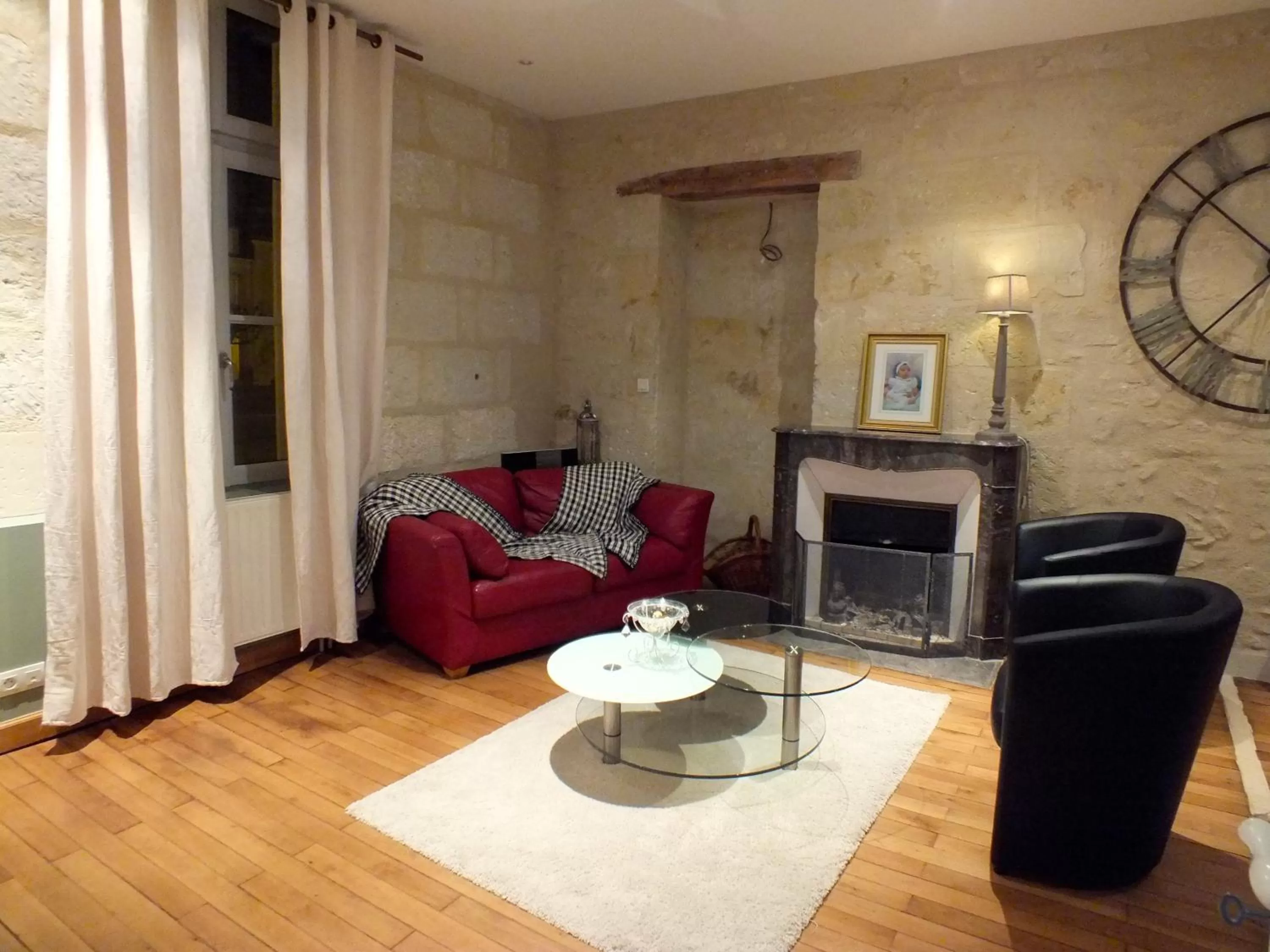 Lobby or reception in A la Fleur de Lys