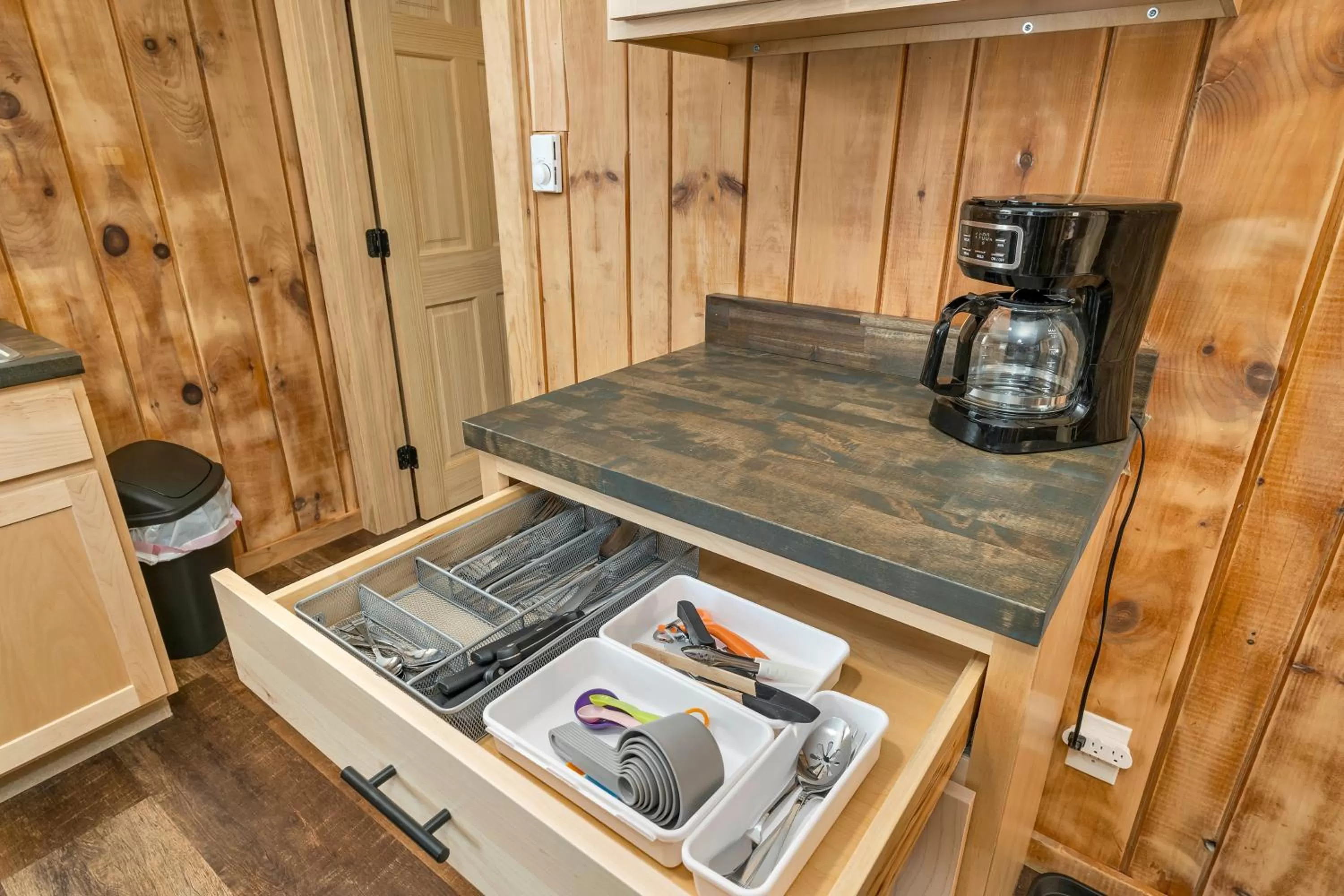 Coffee/tea facilities in The Inn & More