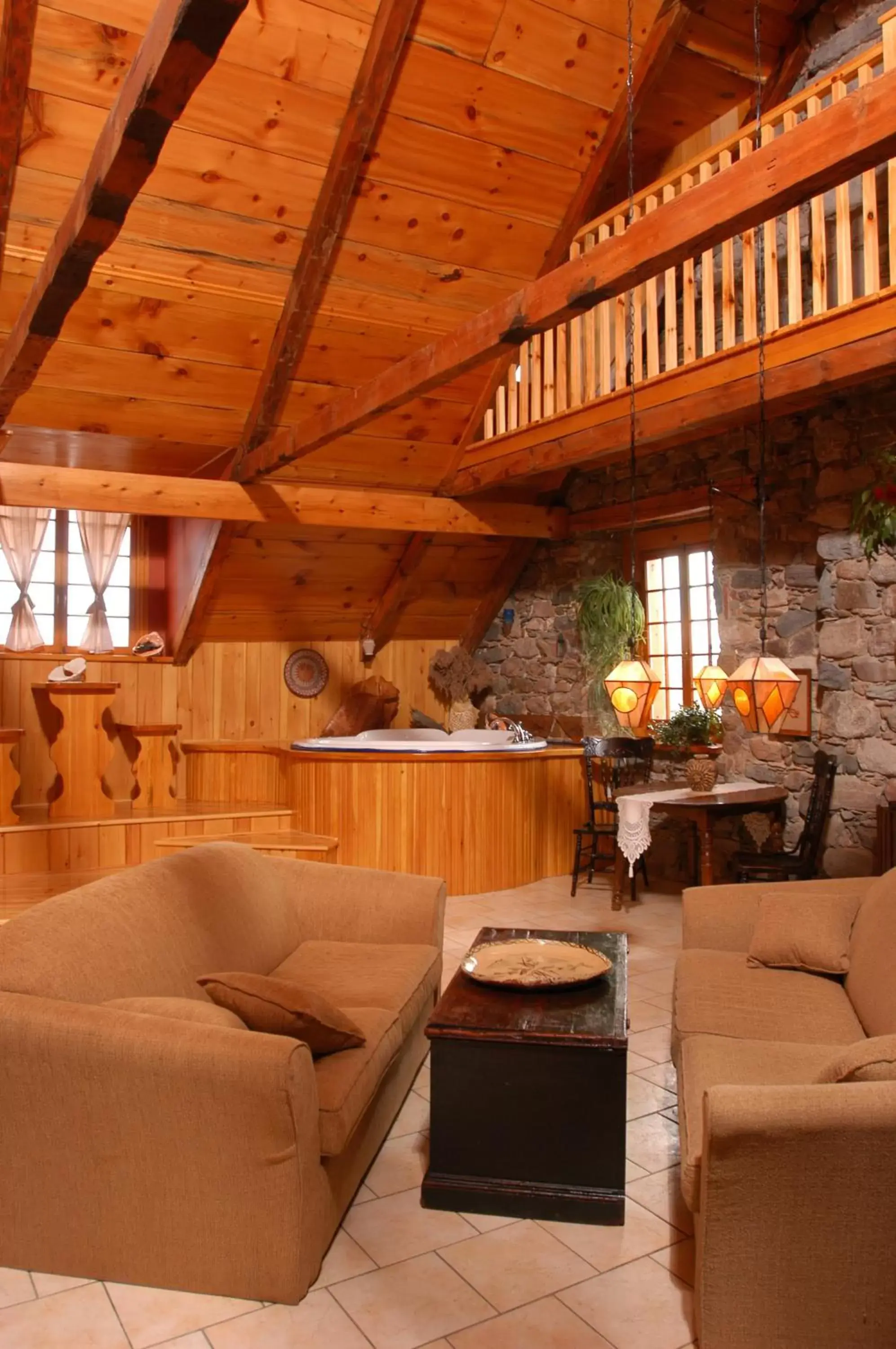 King Suite with Spa Bath in Manoir Ramezay King Suite with Spa Bath in Manoir Ramezay