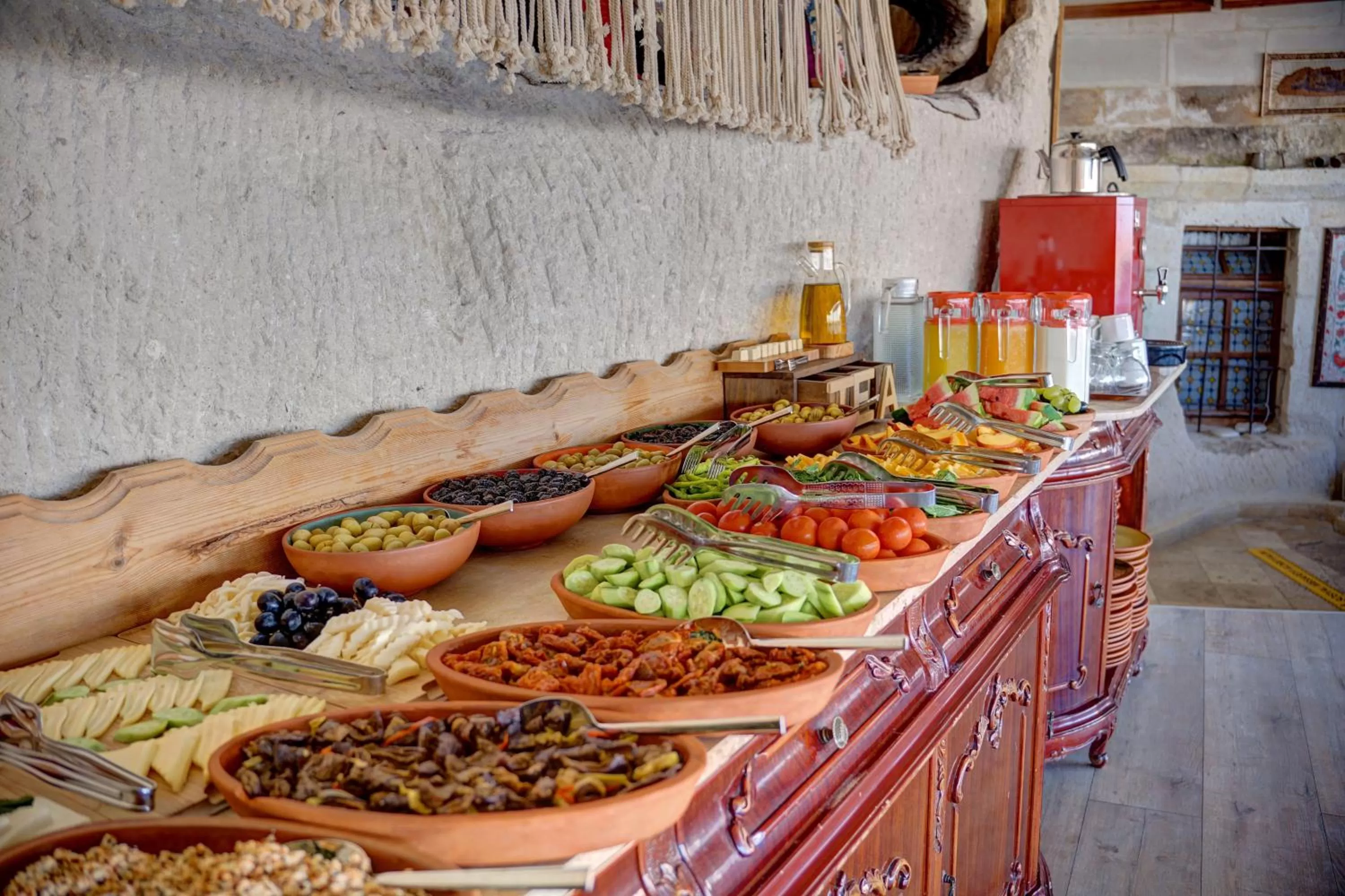 Food and drinks in Amber Cave Suites