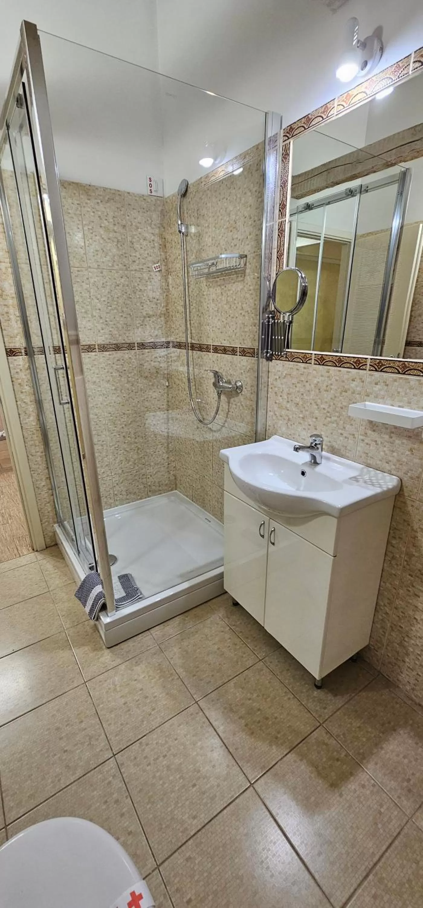 Property building, Bathroom in Hotel Fontana