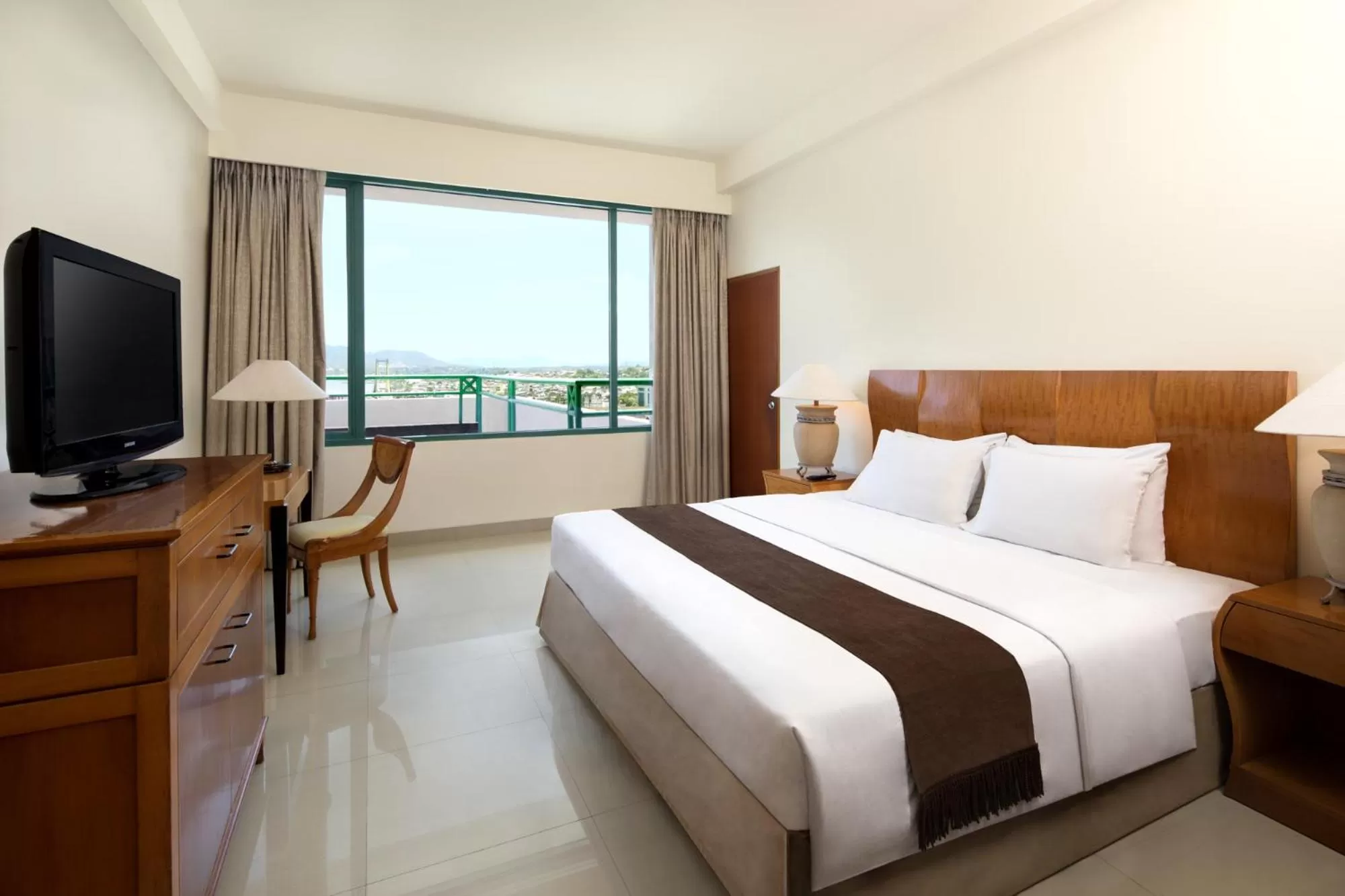 Bedroom, Bed in Aryaduta Manado