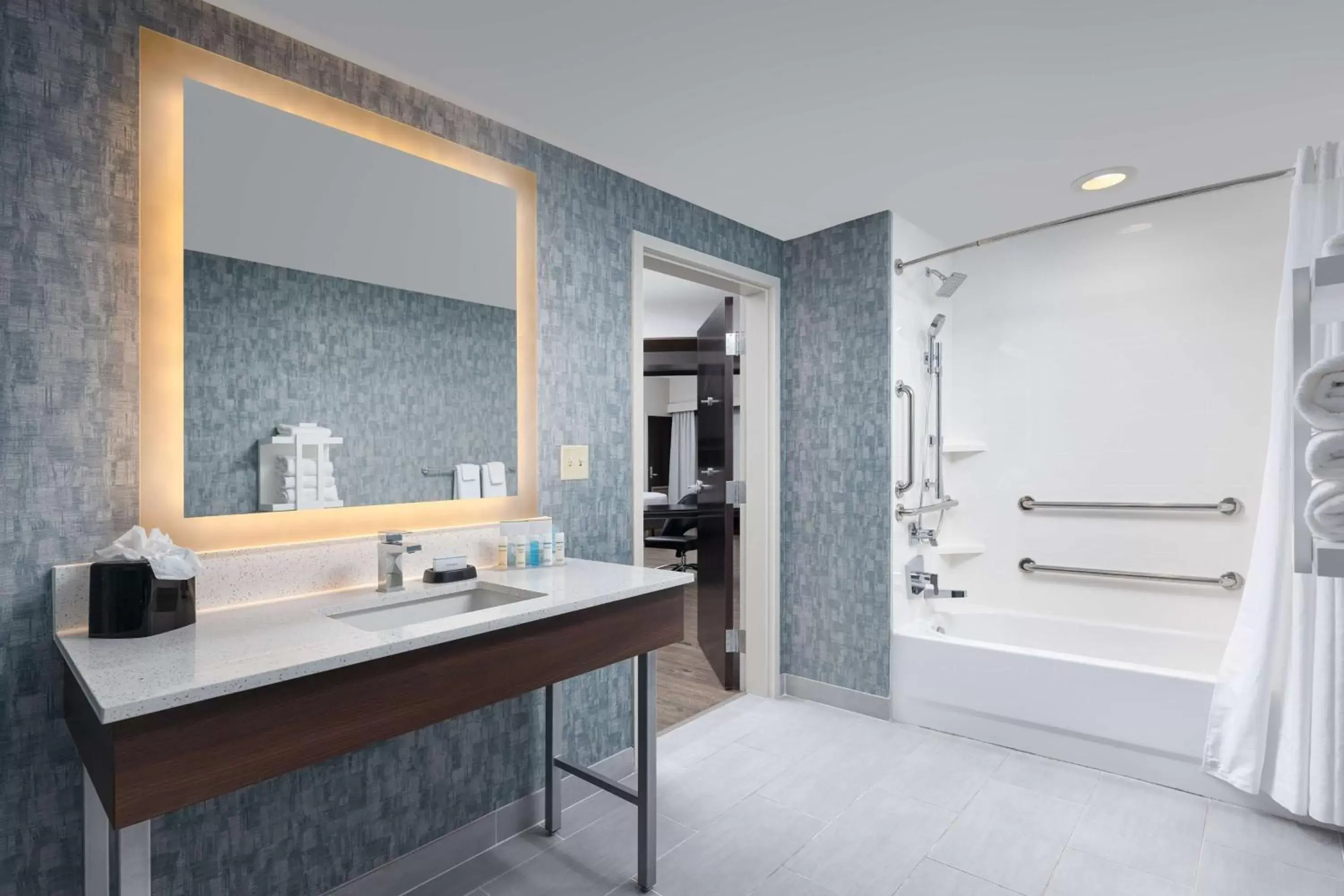 King Room Hearing Accessible - Non-Smoking in Hampton Inn & Suites Chattanooga Downtown King Room Hearing Accessible - Non-Smoking in Hampton Inn & Suites Chattanooga Downtown