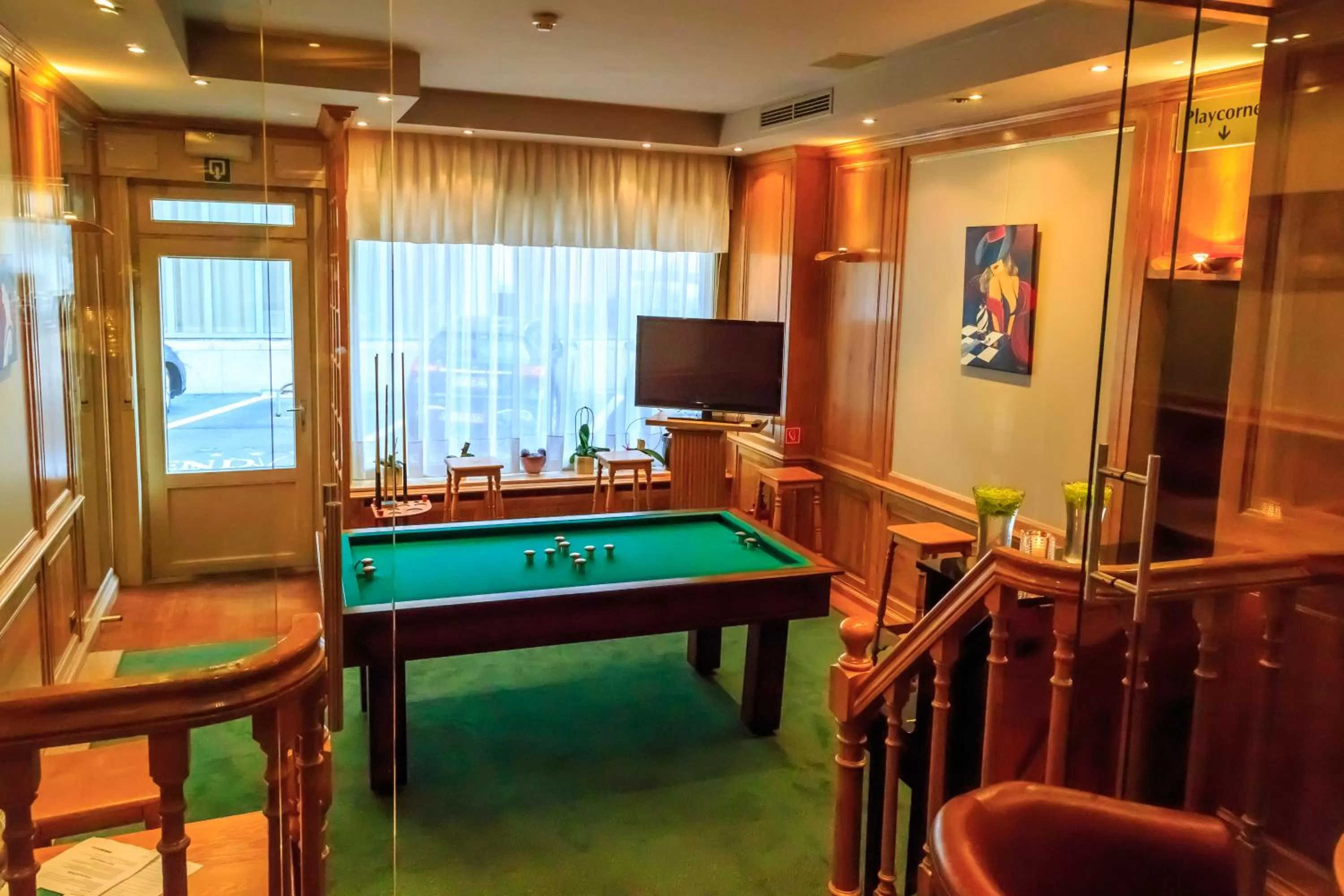Billiard in Hotel Pacific