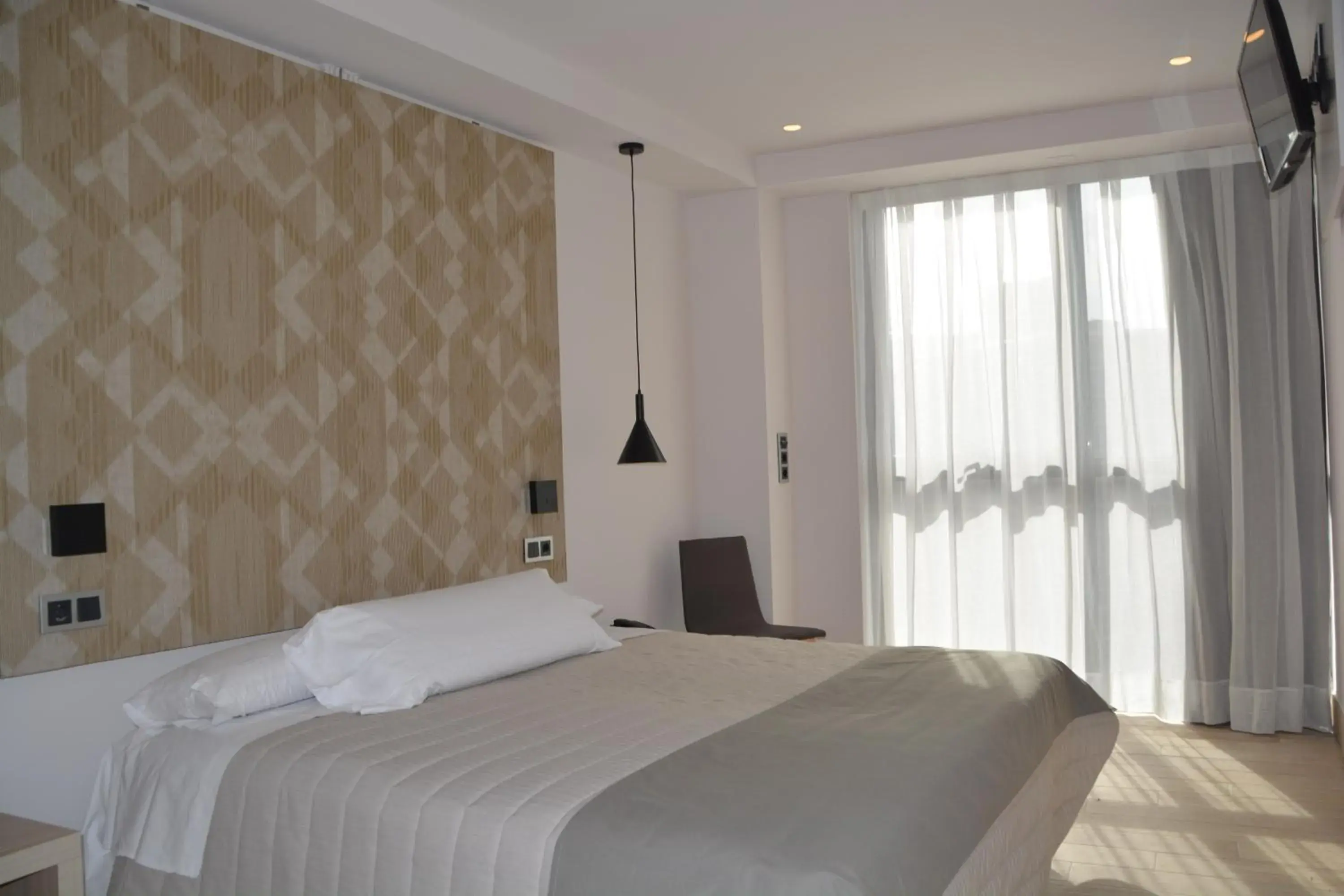 Double Room with Extra Bed in Hotel Bilbao Plaza Double Room with Extra Bed in Hotel Bilbao Plaza