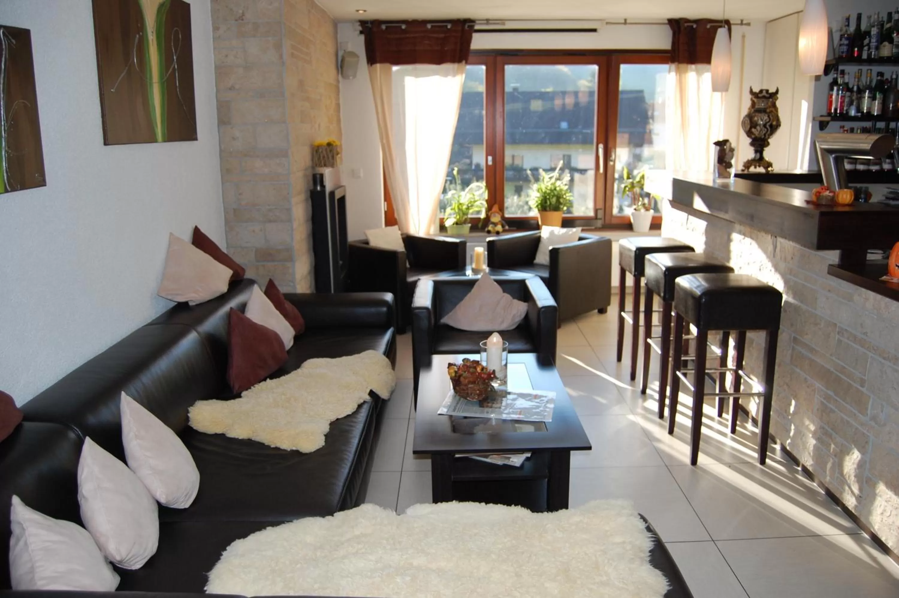 Lounge or bar in Hotel Grüner Baum mit Restaurant & Wellness