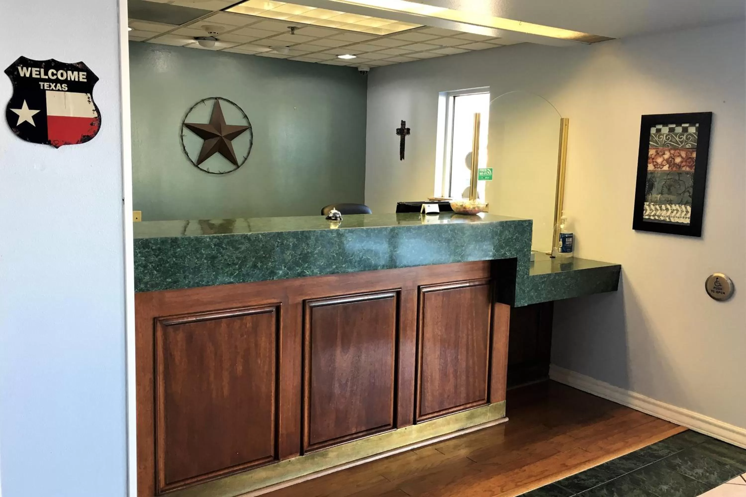 Lobby or reception in Americas Hotel - El Paso Airport / Medical Center