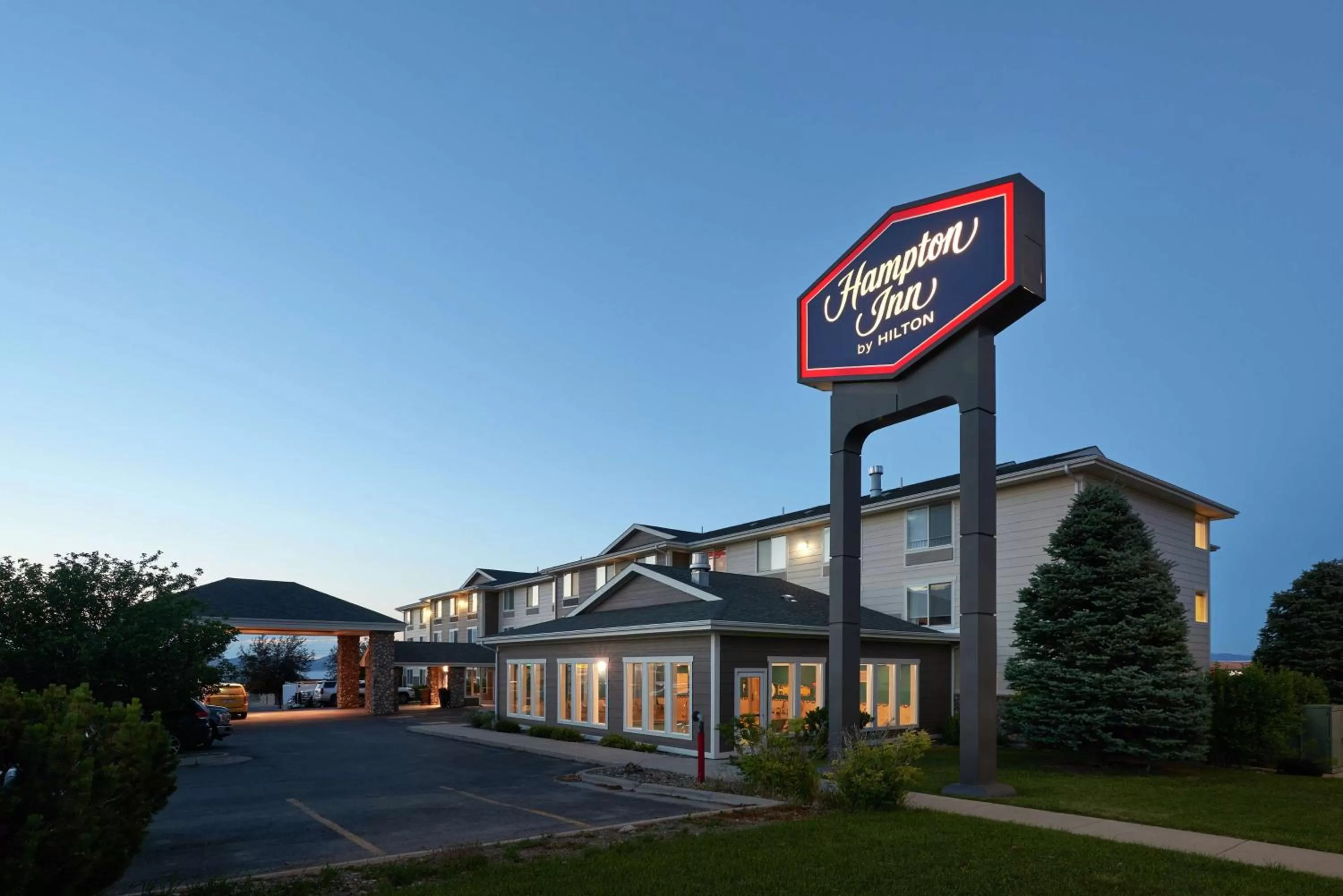 Property building in Hampton Inn Helena