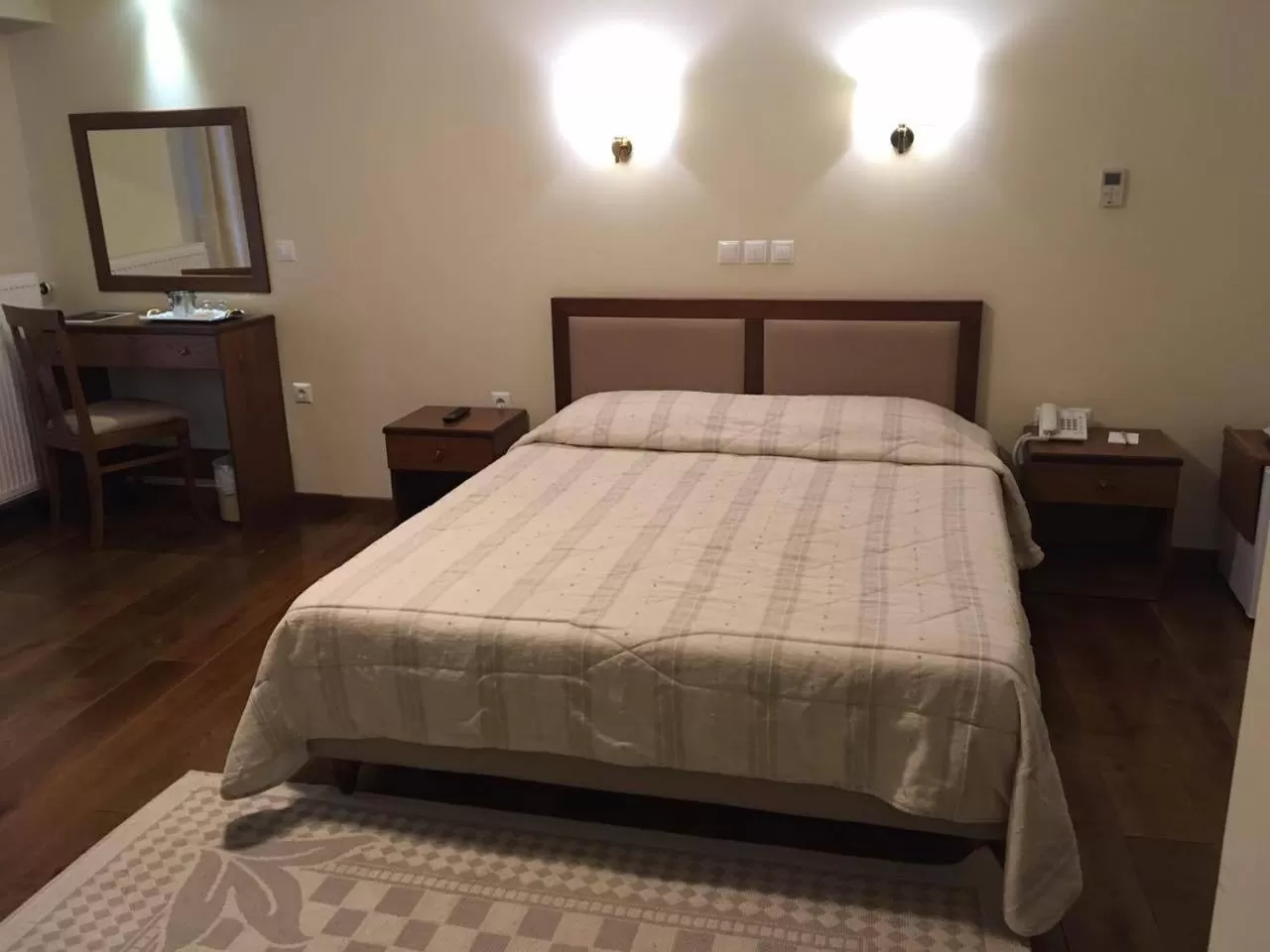 Photo of the whole room, Bed in Ellinon Thea Arachova